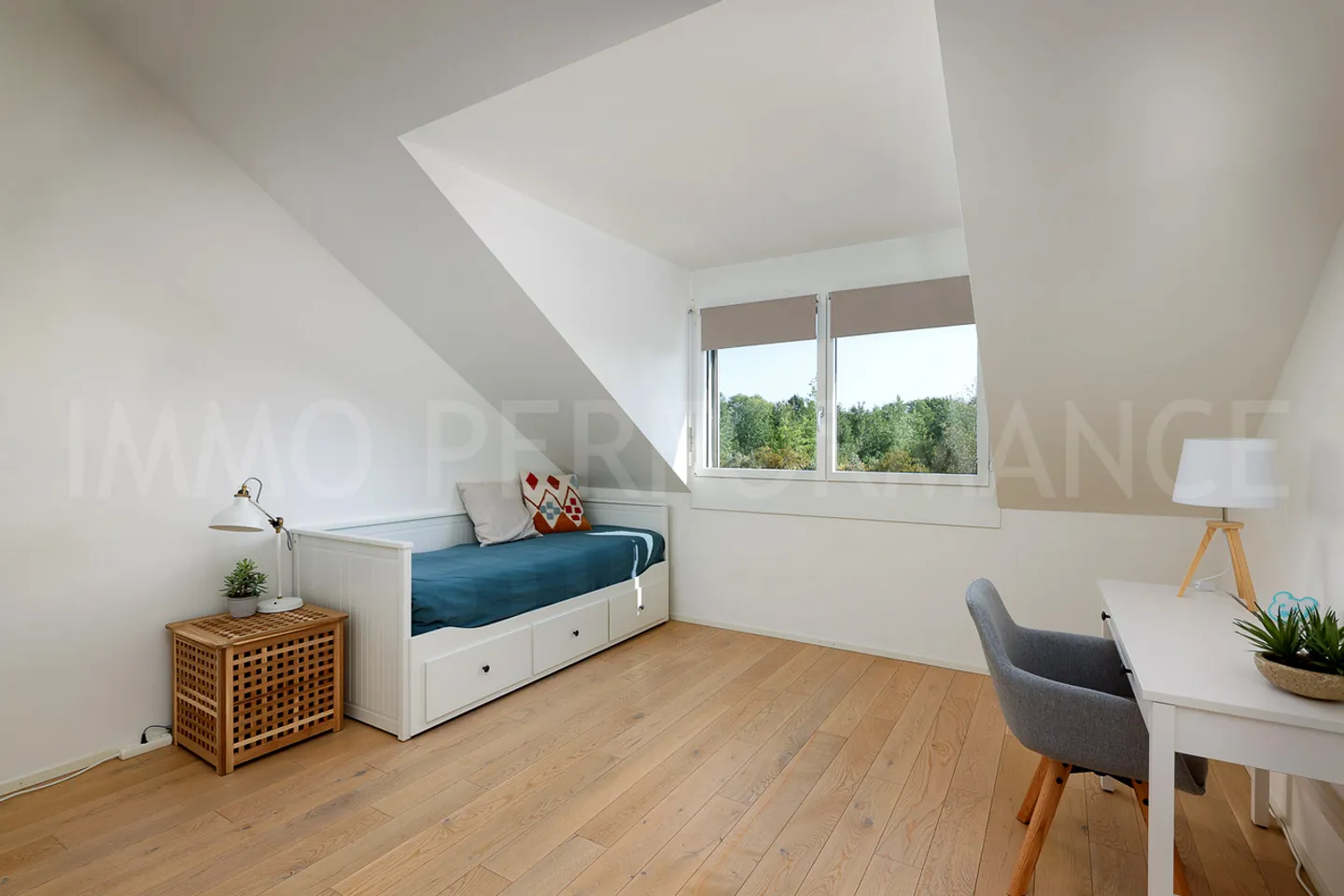 EXKLUSIVITÄT: Superbes Dachgeschoss im contemporary-Stil in ruhiger Lage - Foto 11 von 14