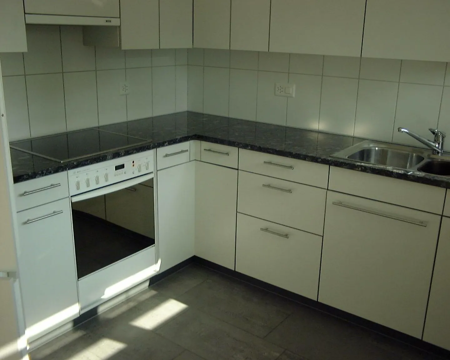 Moderne 3,5-Zimmerwohnung mit Balkon - Foto 5 von 7