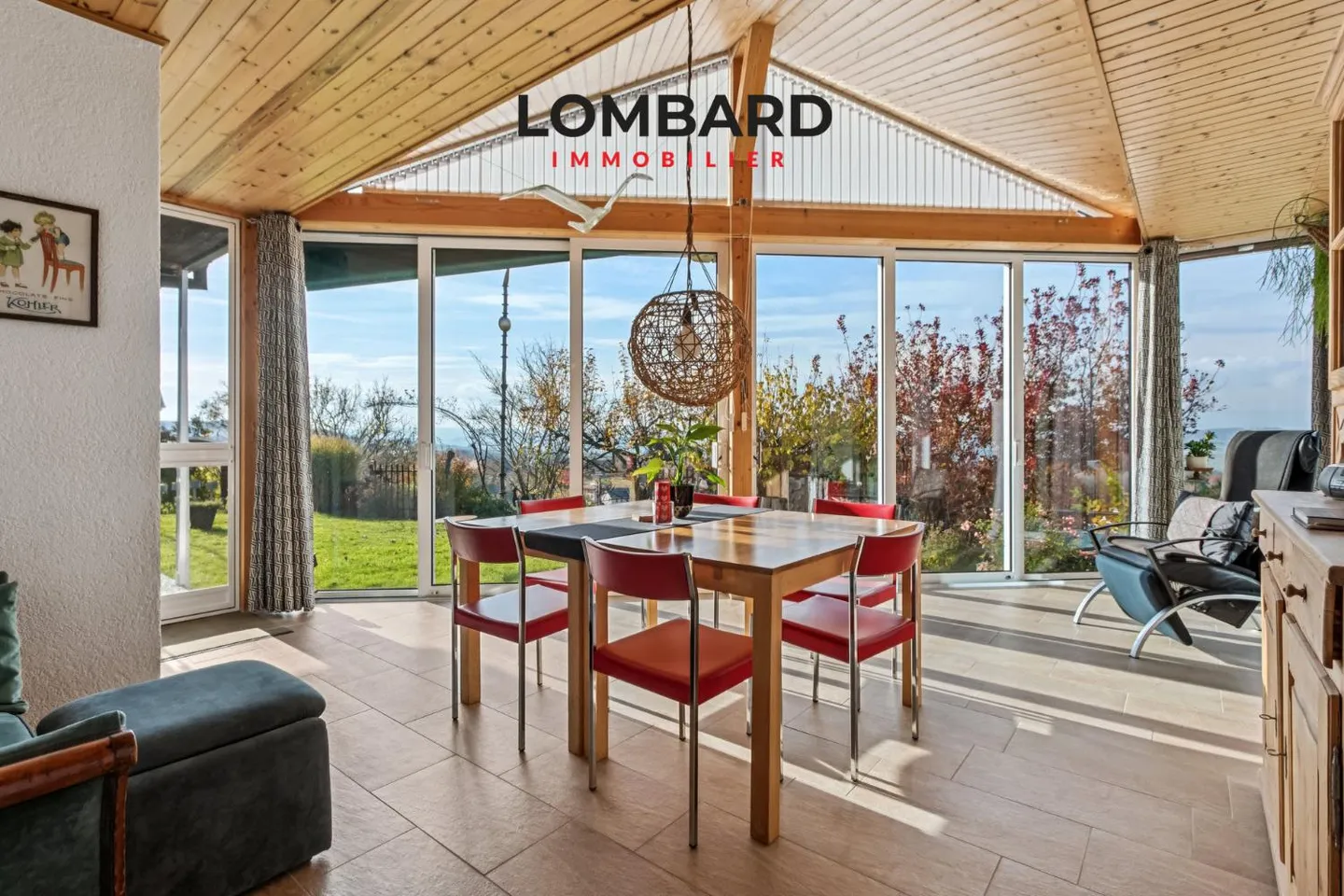 Spacious family home on one level with independent studio - Photo 2 of 7