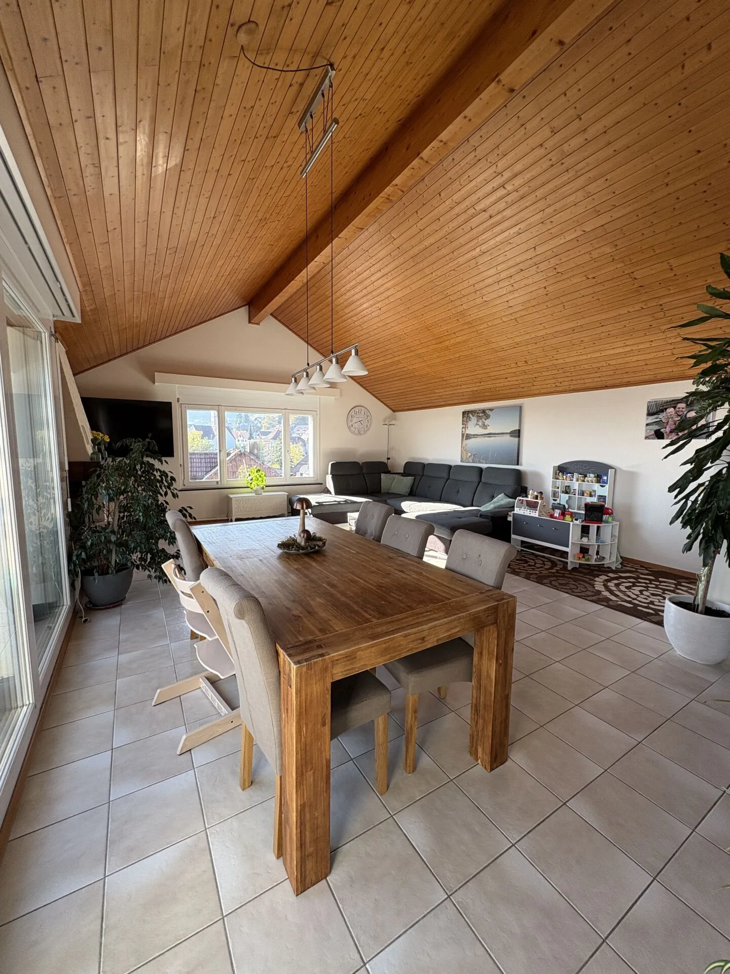 Grosszügige, helle 4.5 Zimmer- Attikawohnung mit Alpensicht - Foto 2 di 12