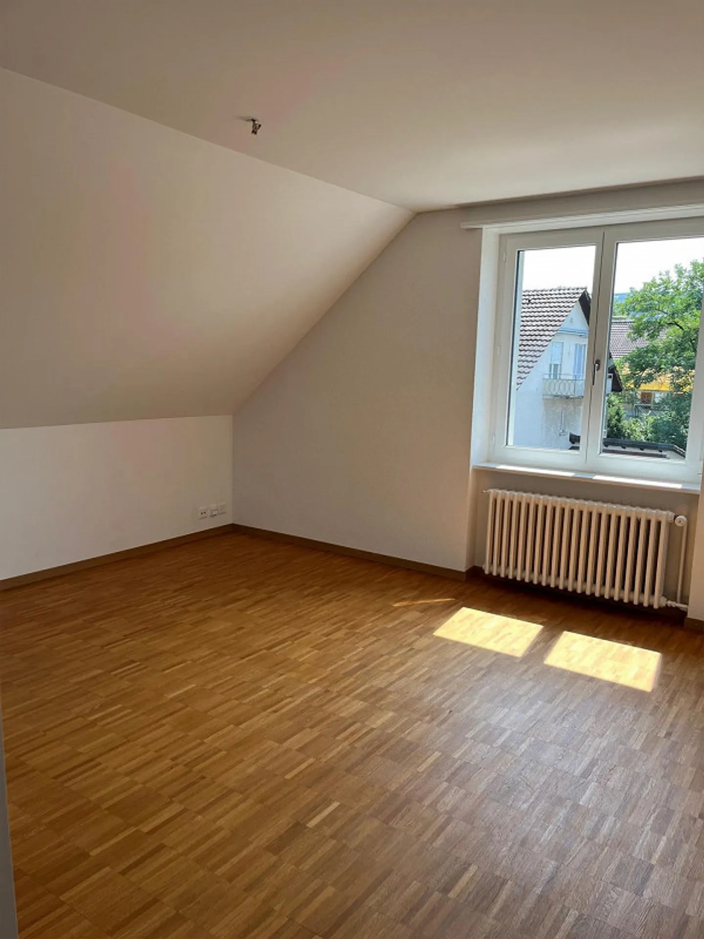 Sunny 2.5-room apartment with loggia near Elfenau - Photo 5 of 11