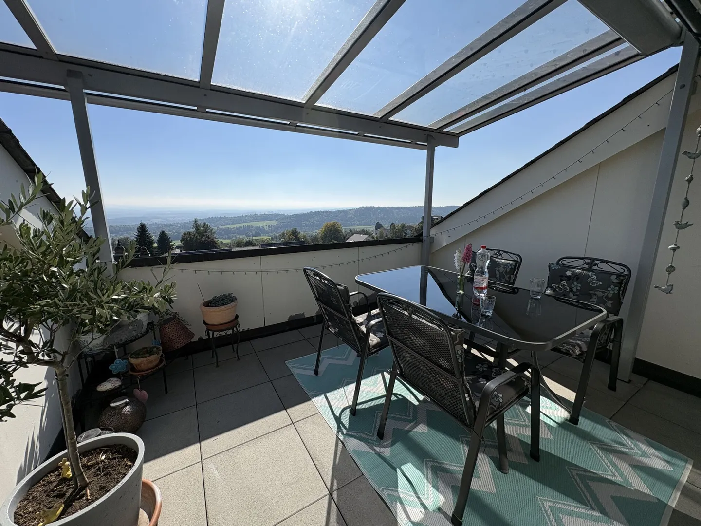 Grosszügige, helle 4.5 Zimmer- Attikawohnung mit Alpensicht - Foto 3 di 12