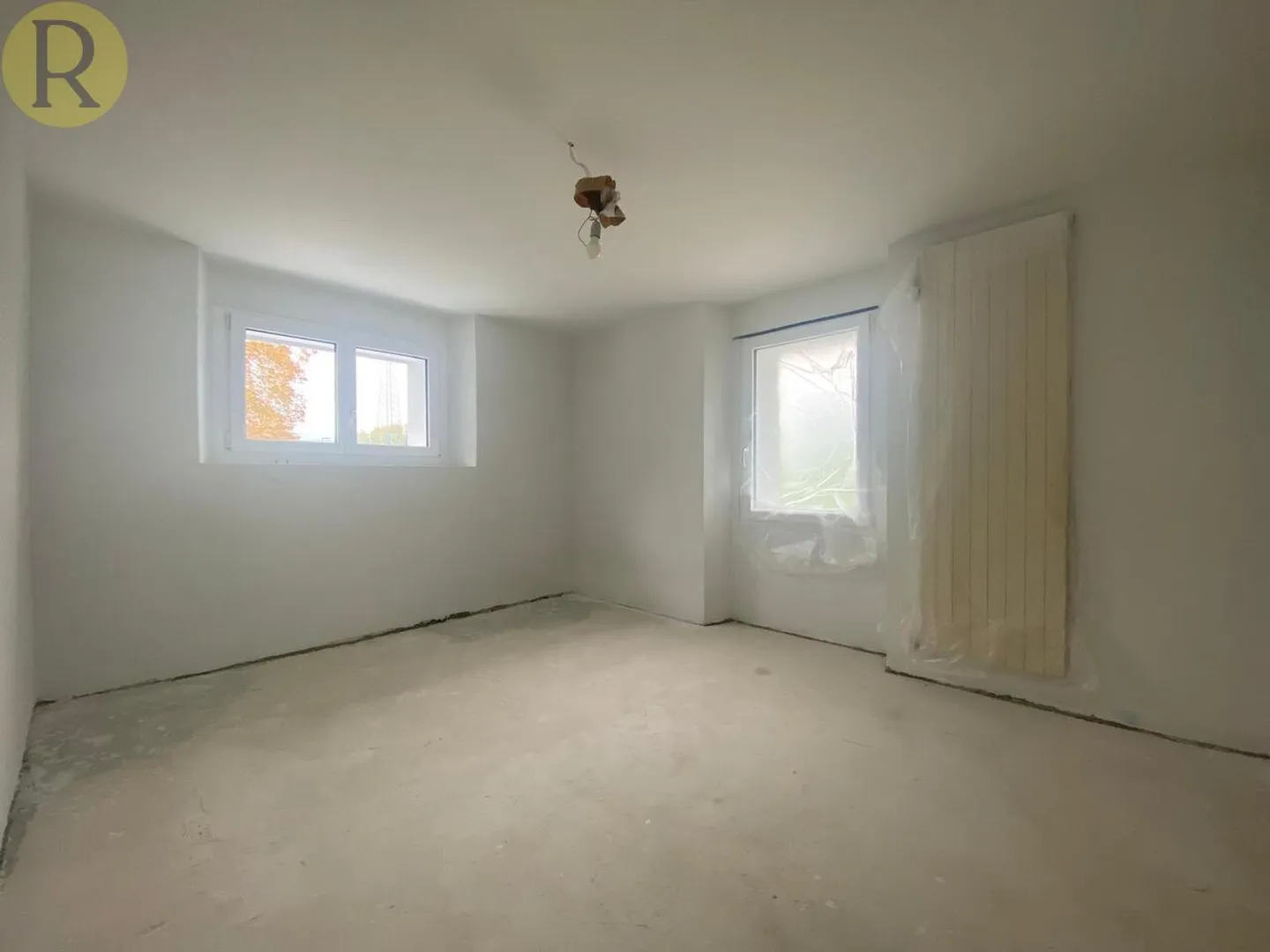 15 Minutes from Vevey: Renovated 5.5-Room Villa! - Photo 5 of 9