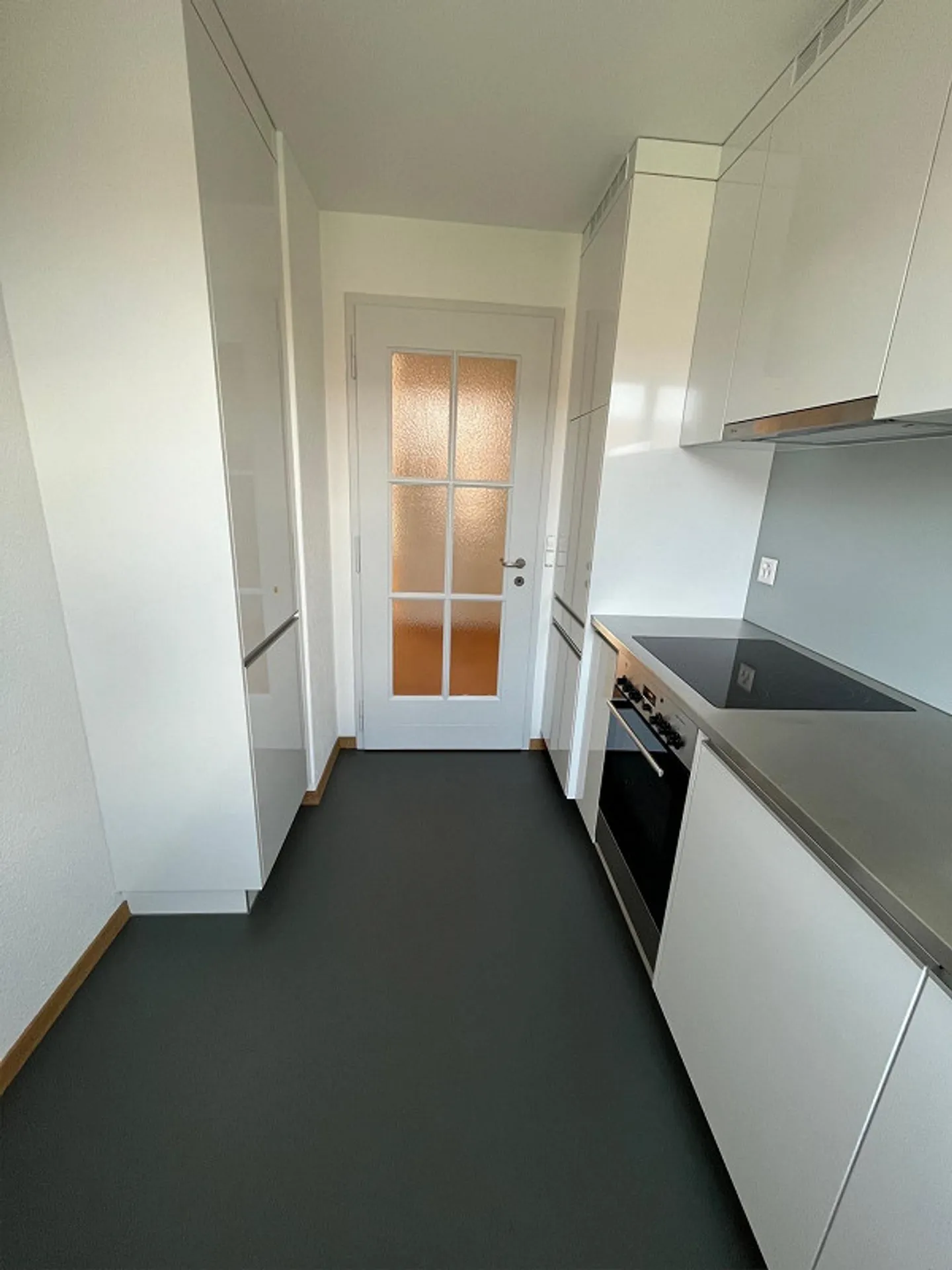 Sunny 2.5-room apartment with loggia near Elfenau - Photo 2 of 11