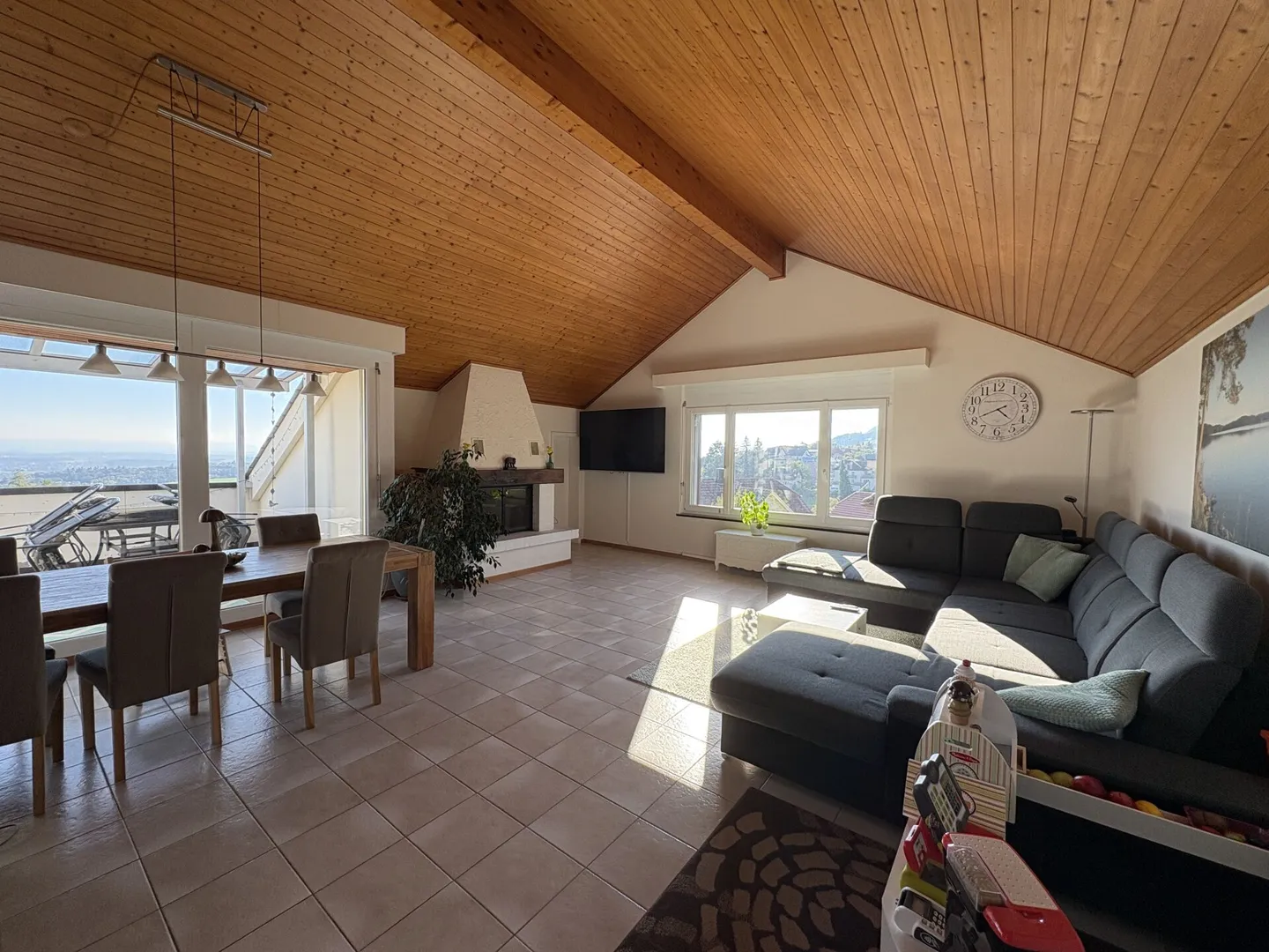 Grosszügige, helle 4.5 Zimmer- Attikawohnung mit Alpensicht - Foto 1 di 12