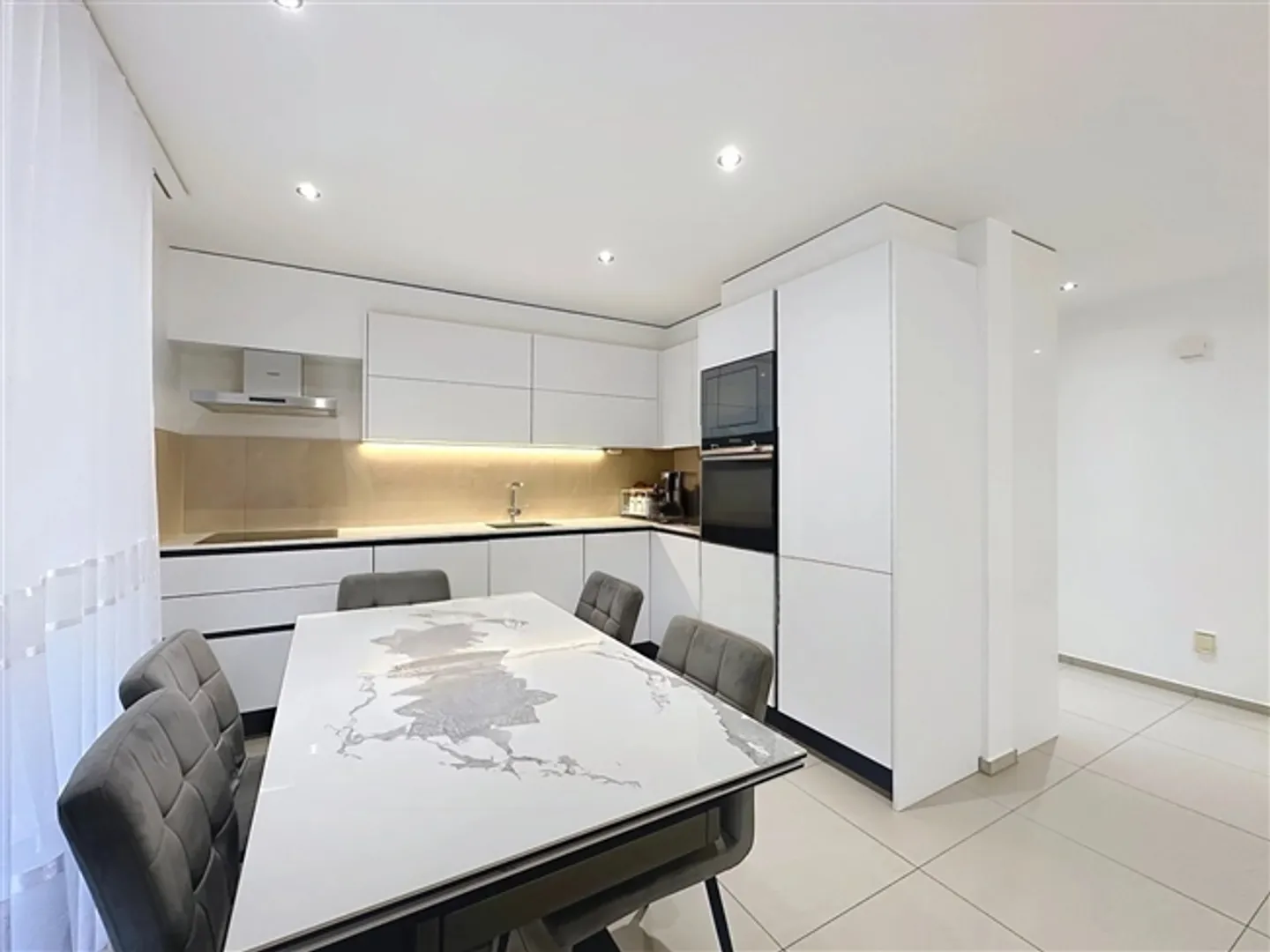 Villa with two 4.5-room apartments - Photo 4 of 9