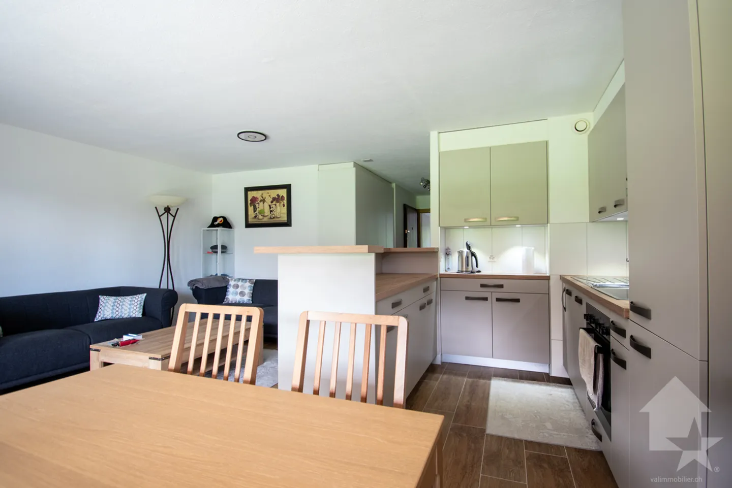 Torgon, spacious 2.5-room apartment in the "Le Panorama" complex renovated - Photo 4 of 23