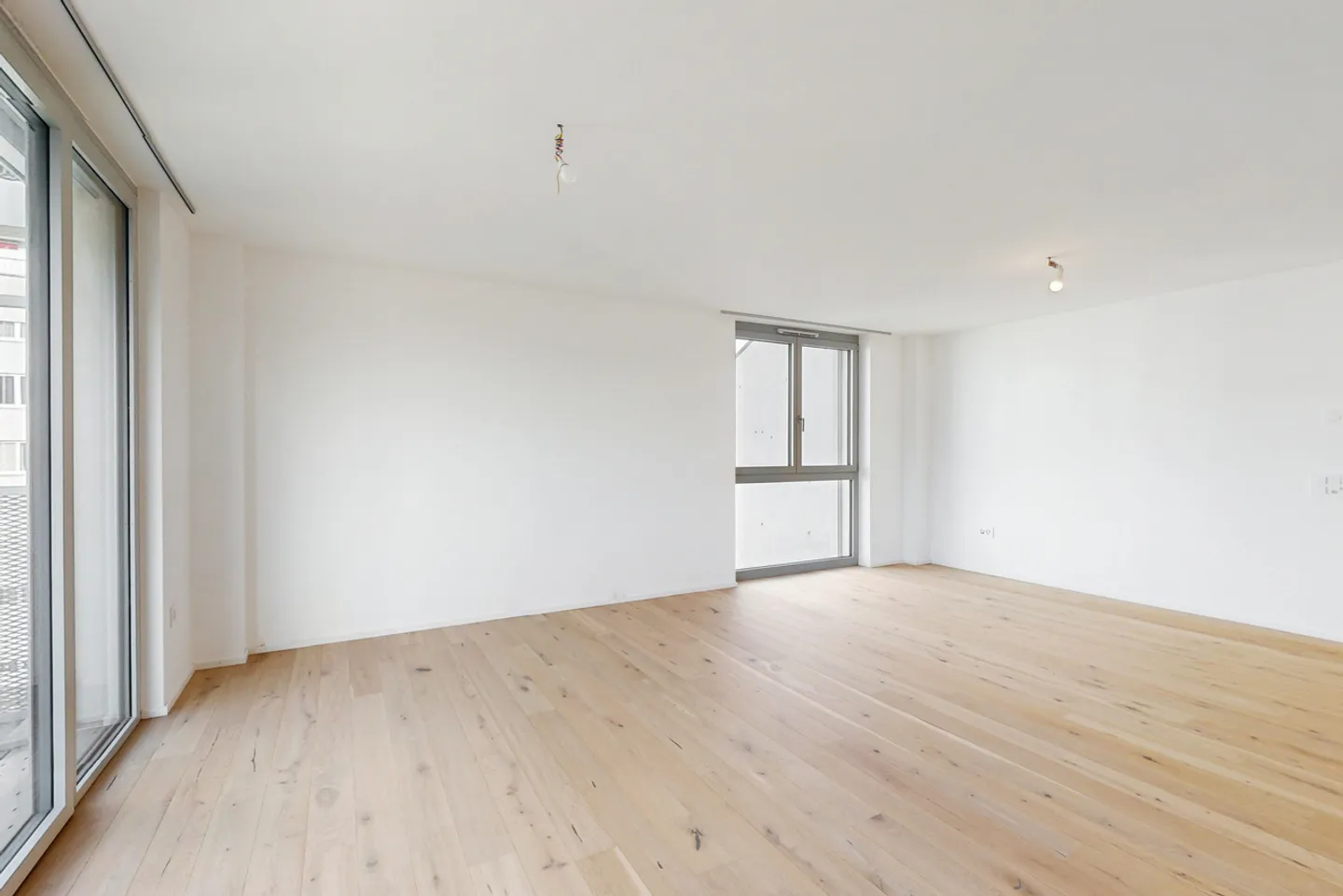 Appartement rénové au centre-ville - Photo 3 sur 10