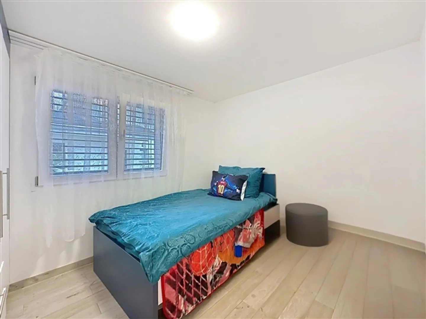 Villa with two 4.5-room apartments - Photo 7 of 9