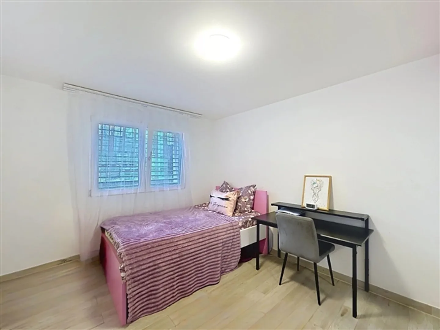 Villa with two 4.5-room apartments - Photo 8 of 9