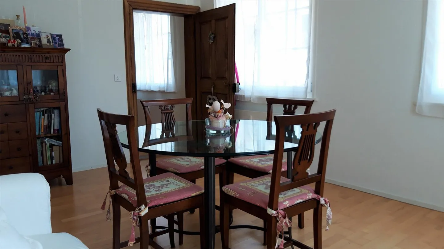 Oggetto d'amore elegante di 4 stanze - Foto 3 di 10