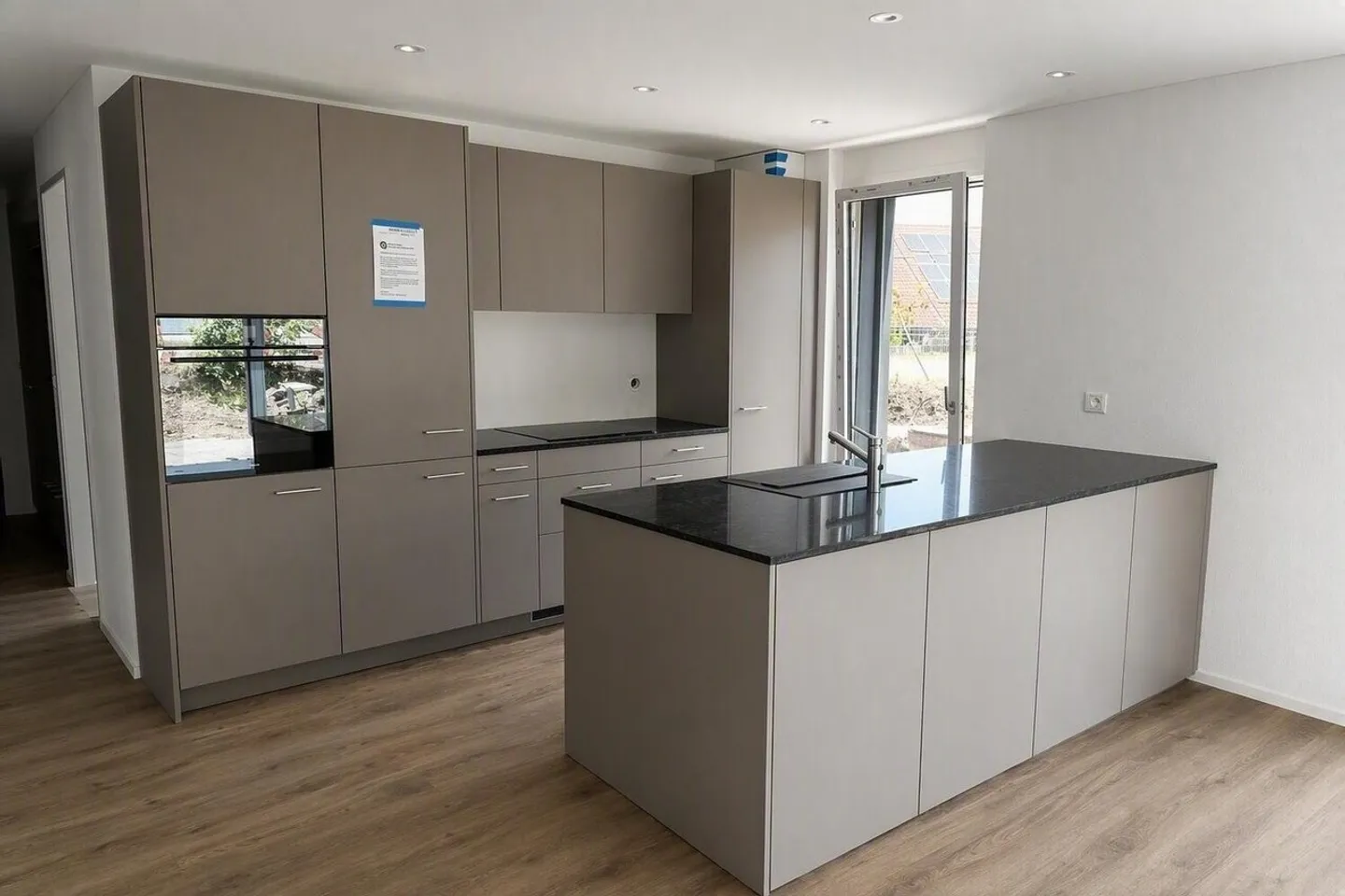 FIRST RENTAL: Living in the middle of the village - Photo 4 of 7