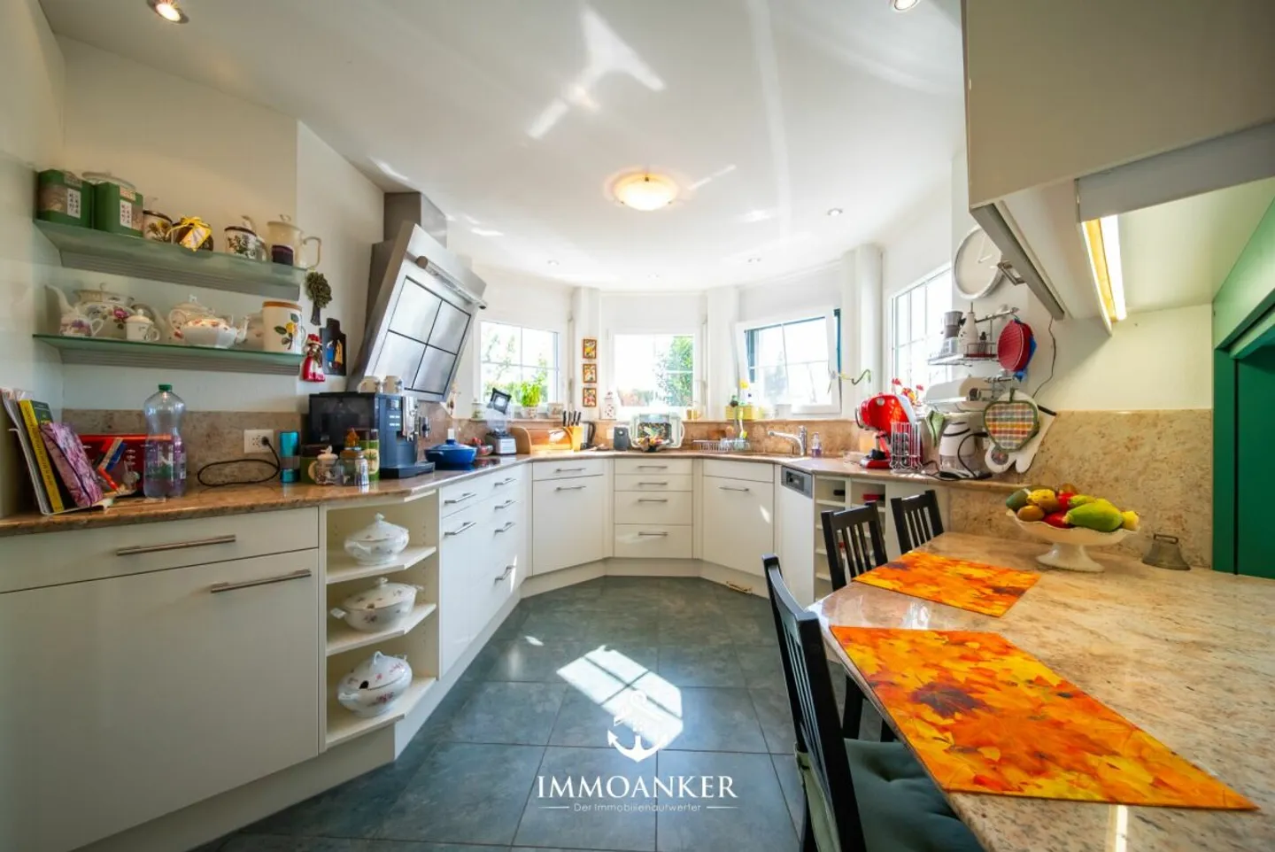 Exklusives Einfamilienhaus mit Aussicht - Foto 3 von 13