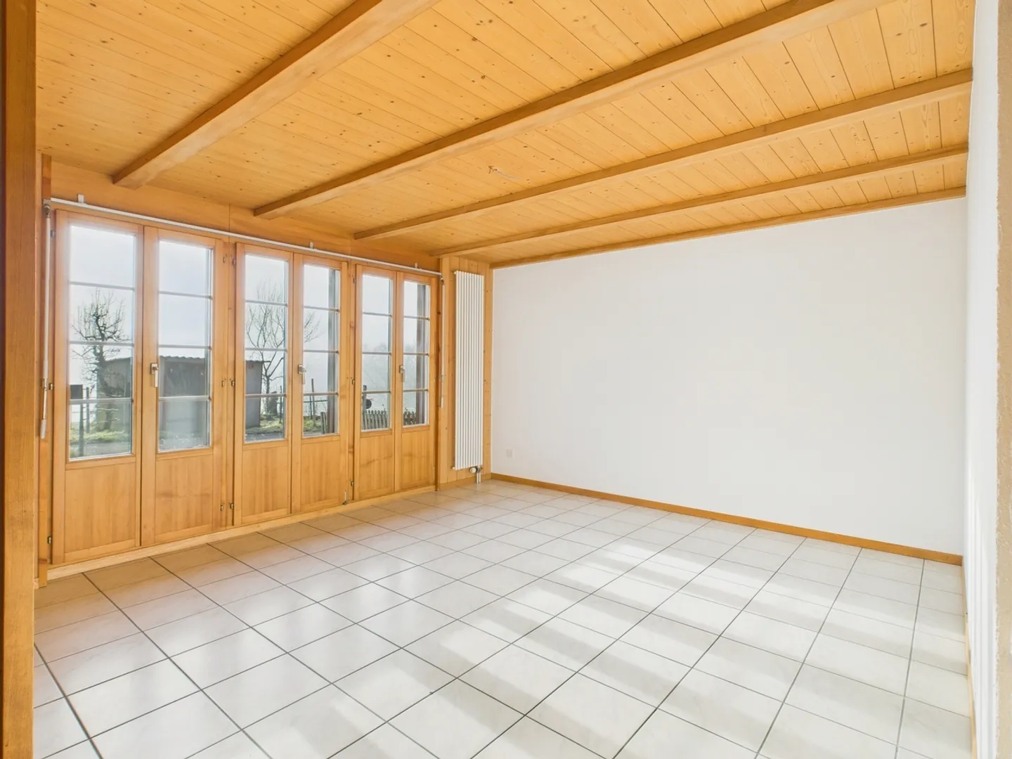 Ampio appartamento di 5 stanze con vista sul verde ad Albligen - Foto 1 di 12