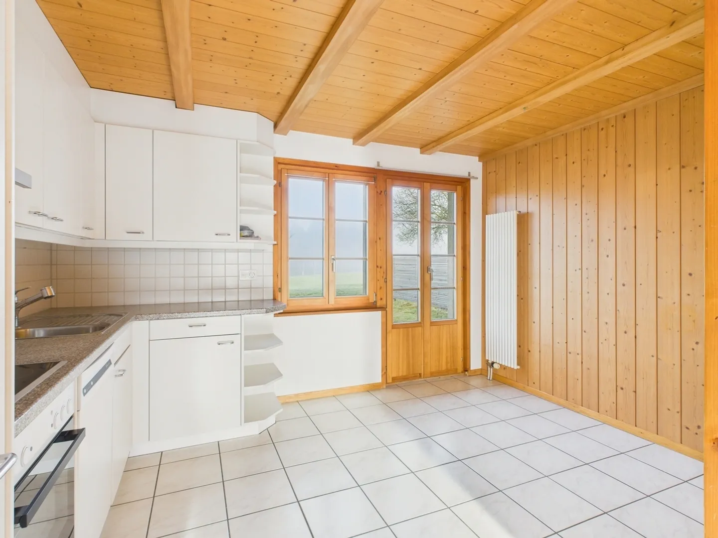 Ampio appartamento di 5 stanze con vista sul verde ad Albligen - Foto 2 di 12