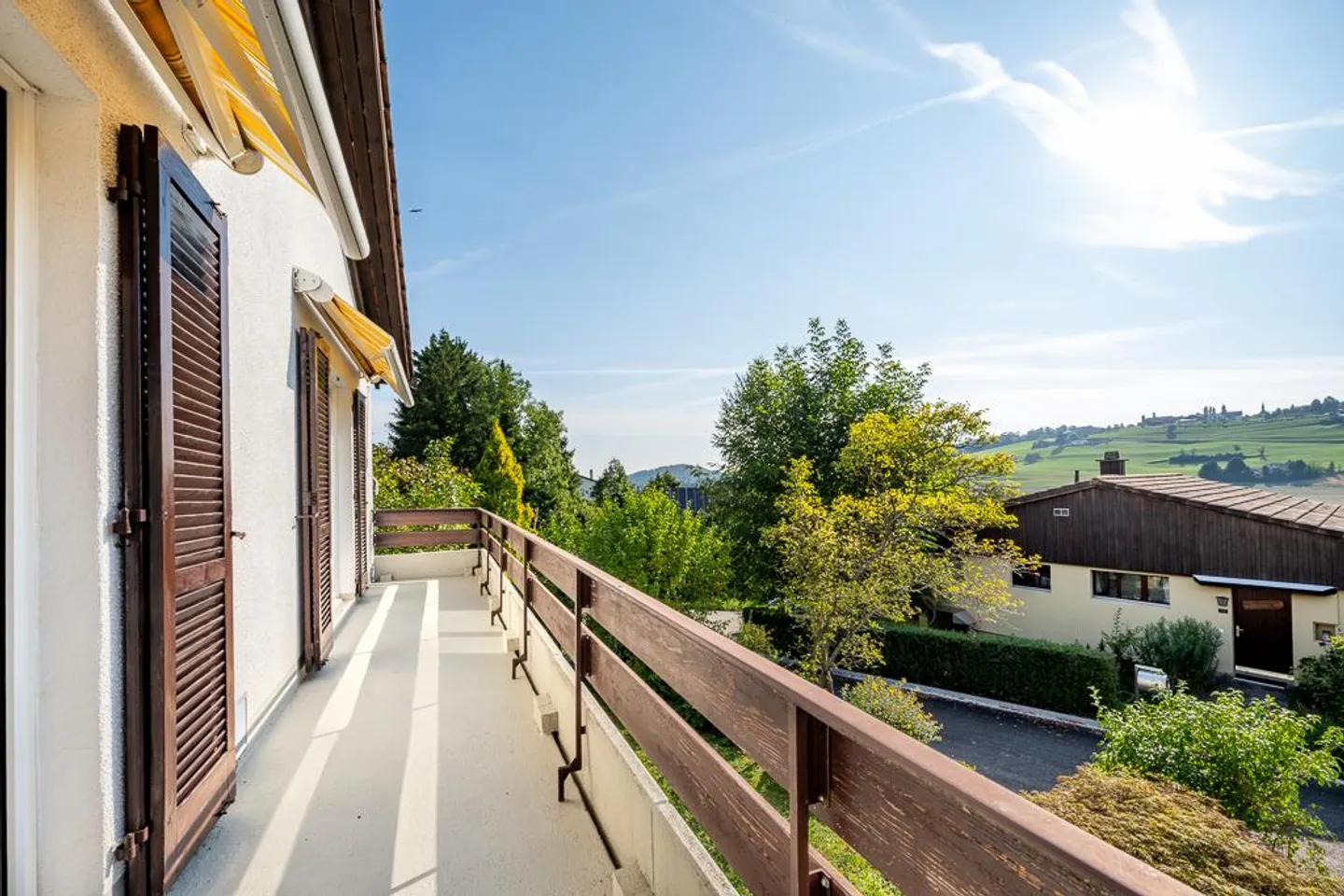 Vivere in una posizione privilegiata con un grande giardino - Foto 2 di 10