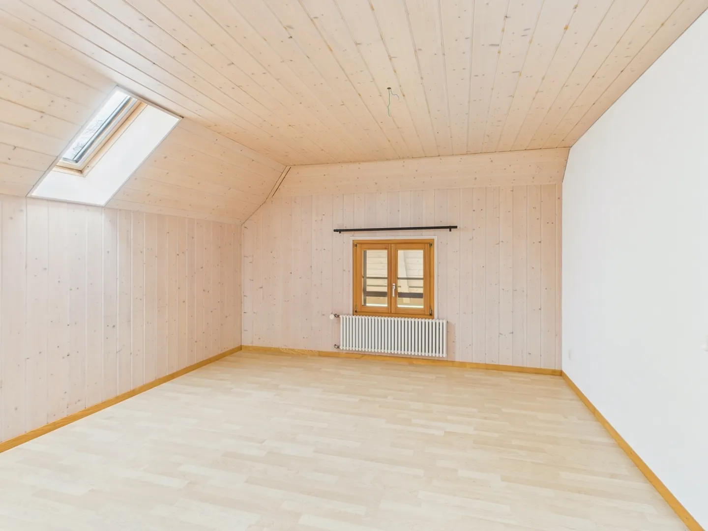 Ampio appartamento di 5 stanze con vista sul verde ad Albligen - Foto 7 di 12