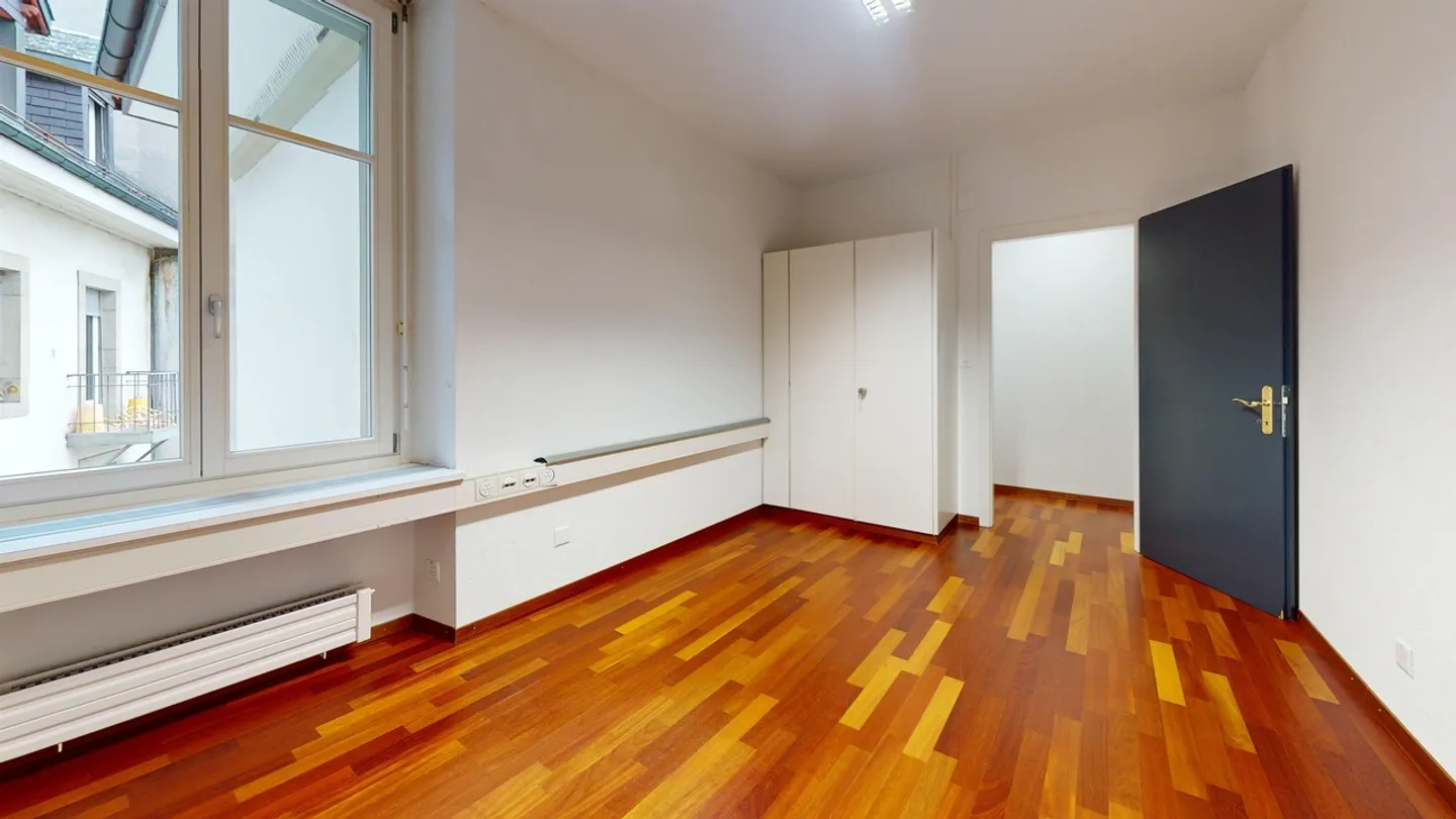 Bella superficie luminosa nel centro di Friburgo - Foto 7 di 9