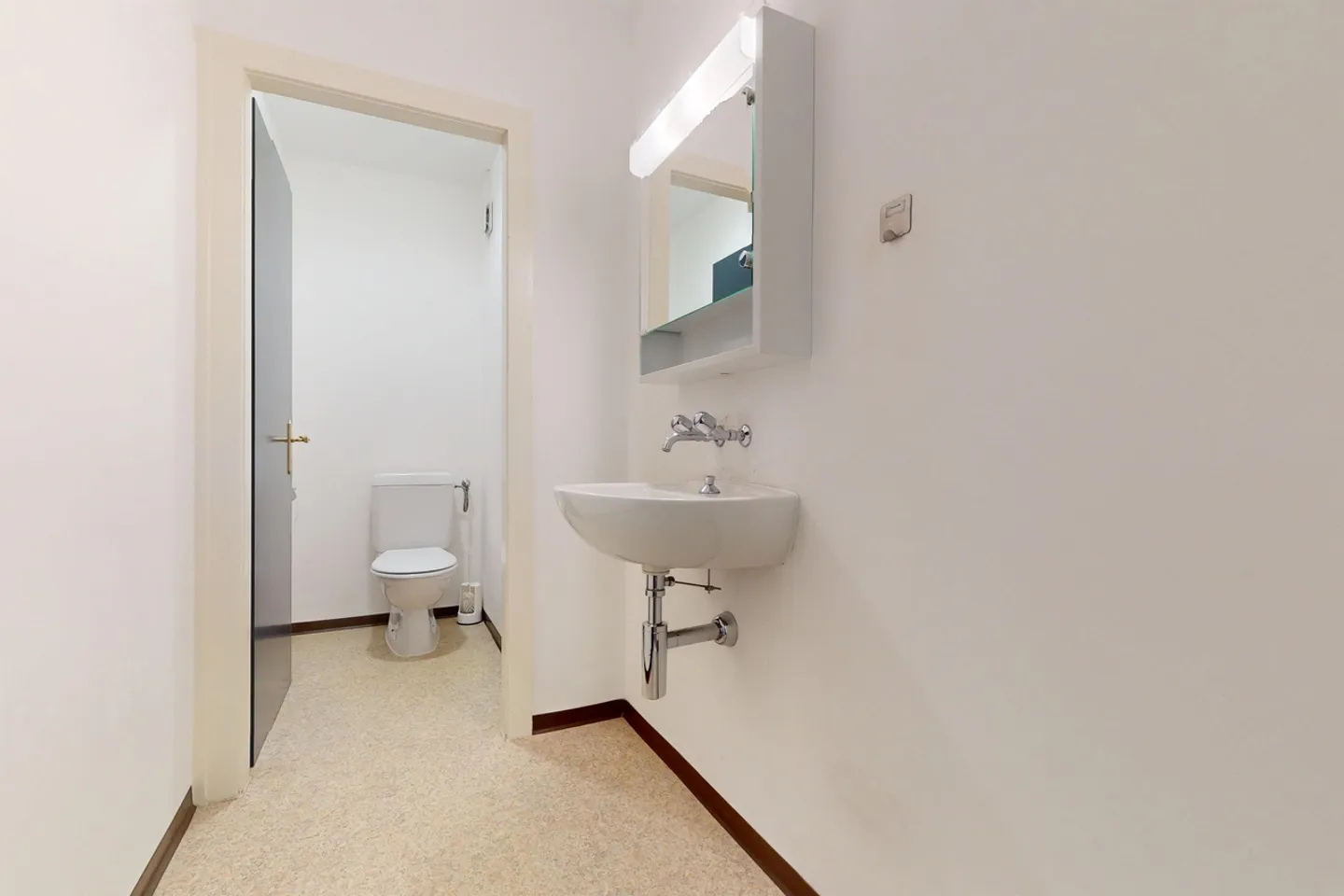 Bella superficie luminosa nel centro di Friburgo - Foto 9 di 9