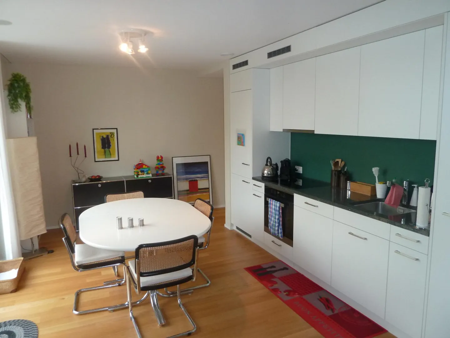 Appartement de 1,5 pièce de haute qualité avec jardin - Photo 2 sur 7