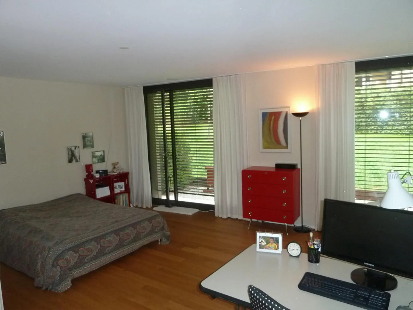 Appartement de 1,5 pièce de haute qualité avec jardin - Photo 3 sur 7