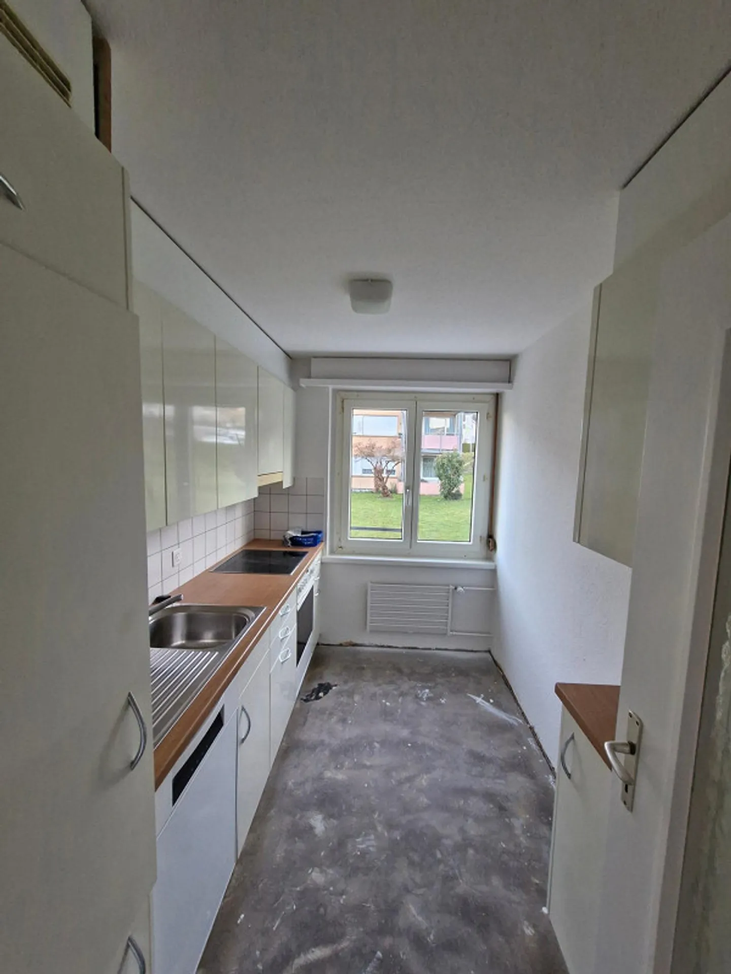 Charming 4-room apartment with garden seating area - Photo 2 of 4