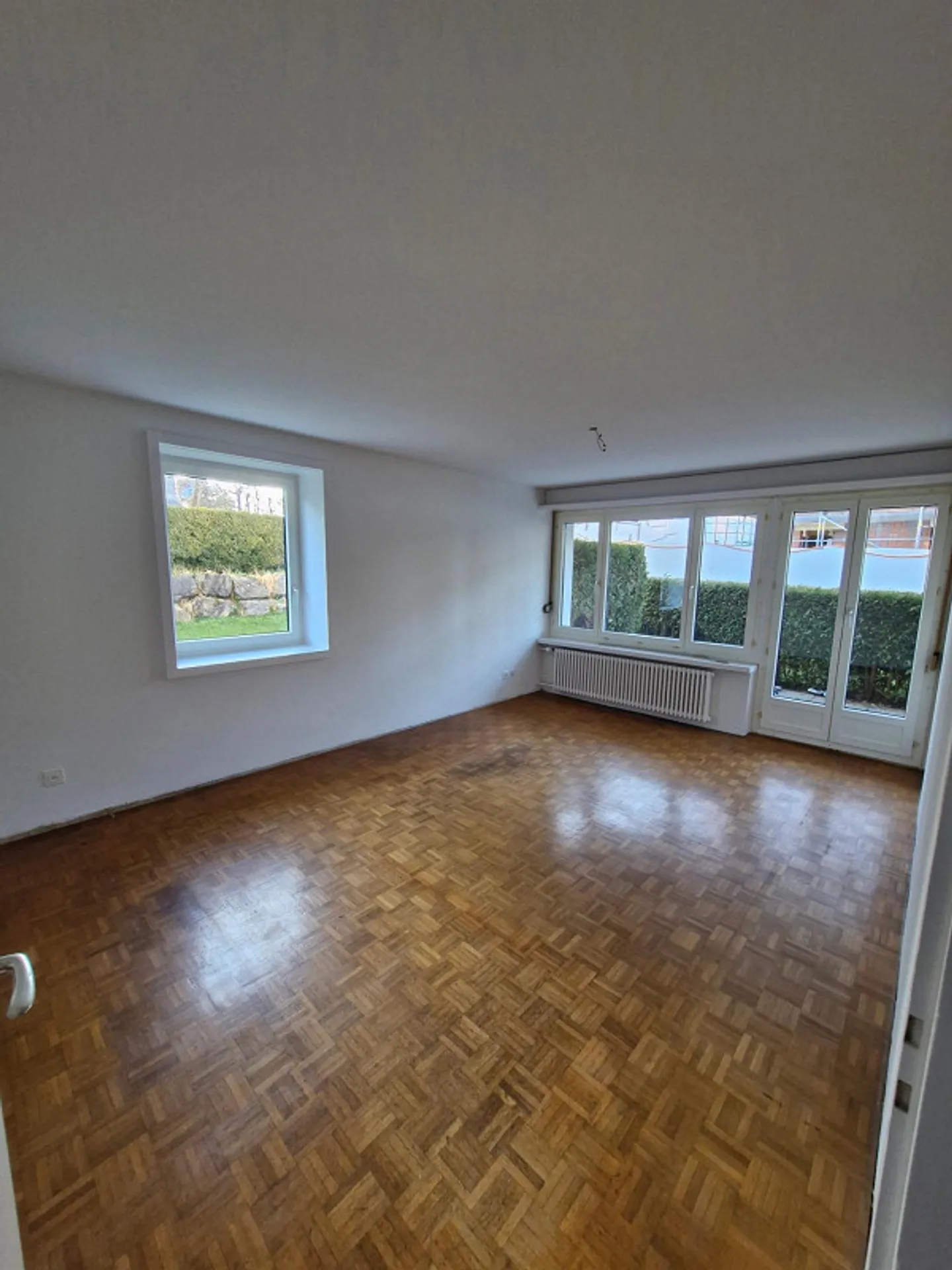 Charming 4-room apartment with garden seating area - Photo 3 of 4