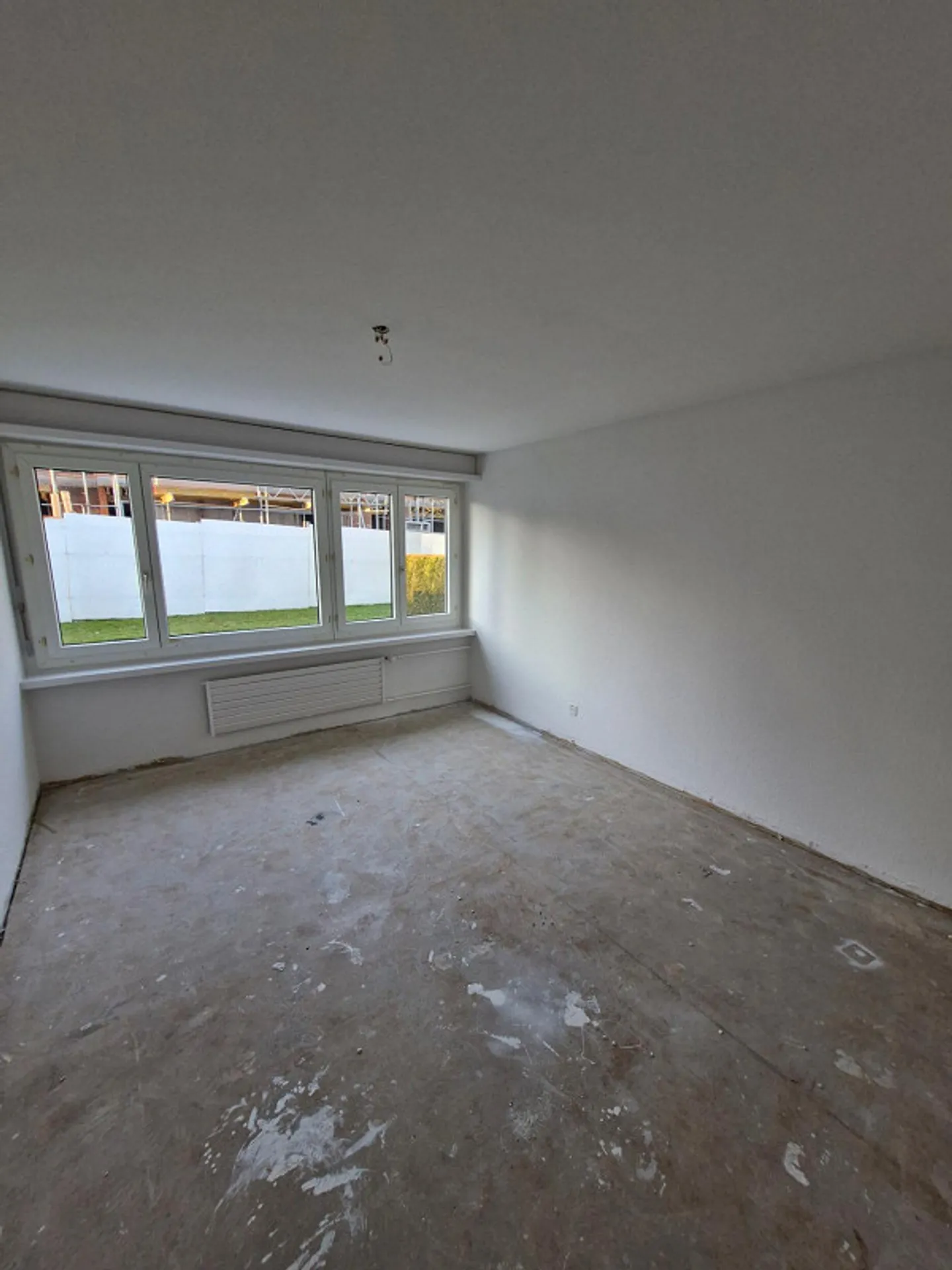 Charming 4-room apartment with garden seating area - Photo 4 of 4