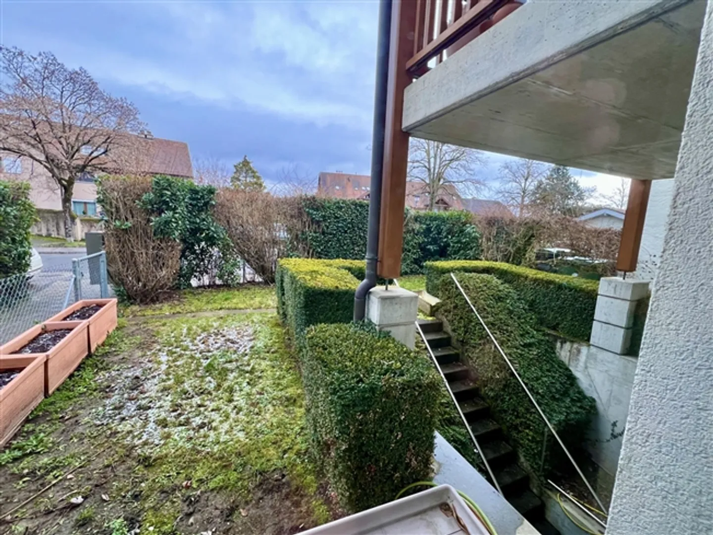 Charming 5-Room Apartment with Gardens - Photo 8 of 12