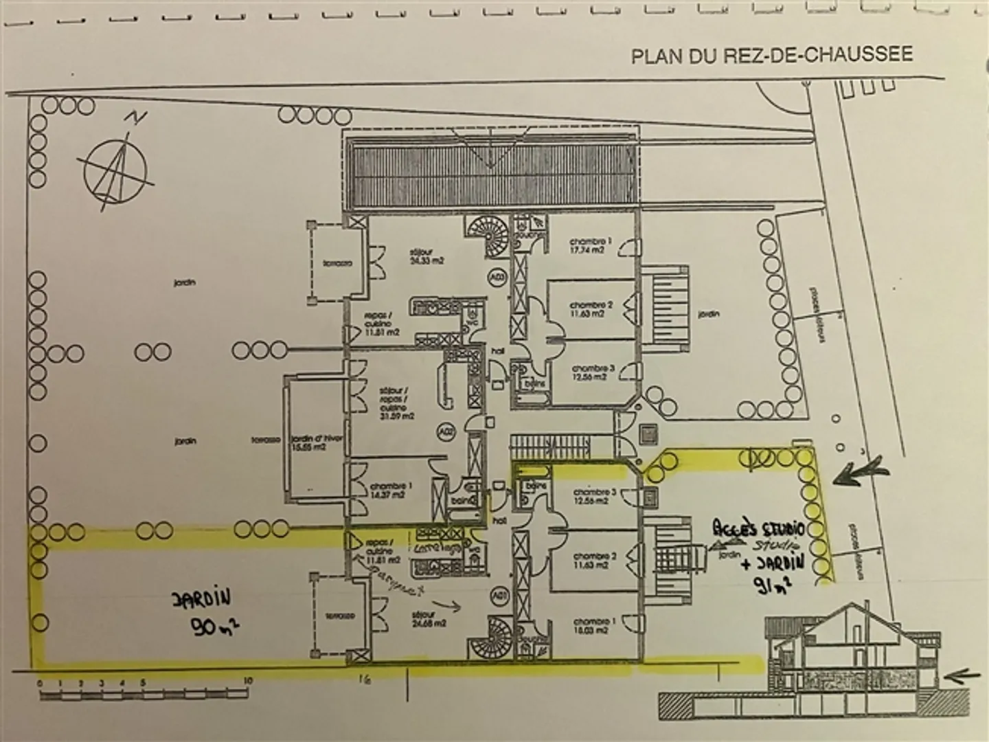 Charming 5-Room Apartment with Gardens - Photo 11 of 12