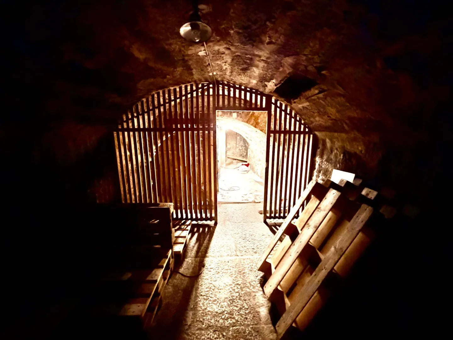 Cantina a volta nella città vecchia di Soletta - Foto 5 di 12