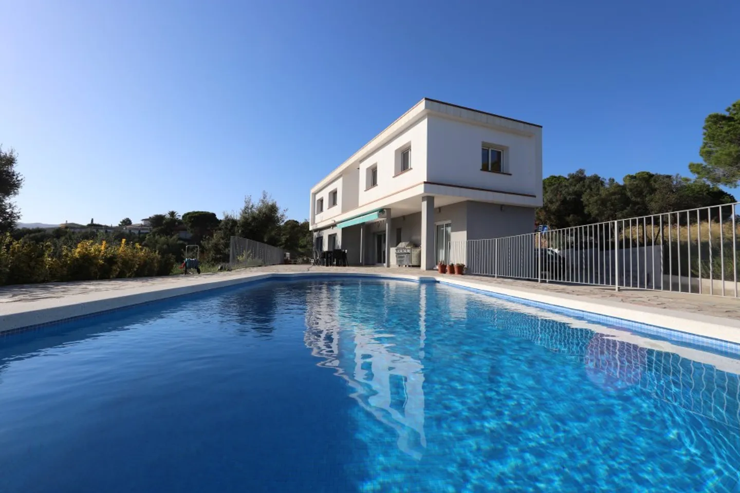 Casa singola in affitto - Foto 2 di 17