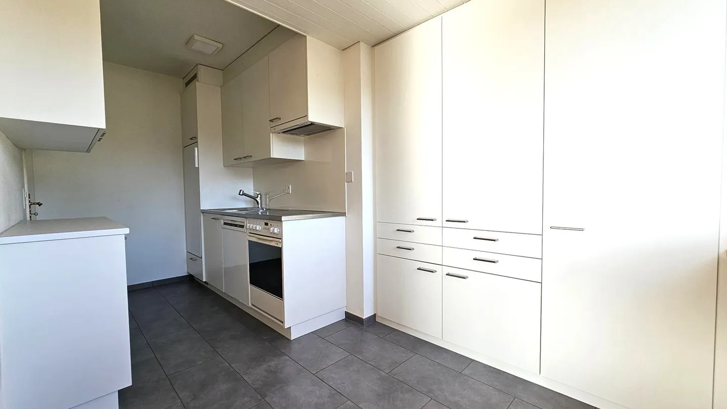 Helle 3.5-Zimmer-Wohnung mit Balkon - Foto 6 von 13