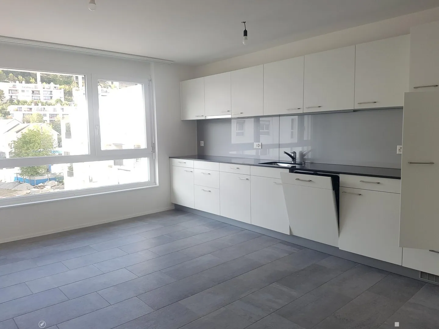 Appartamento moderno di 3,5 stanze in attico - Foto 2 di 8