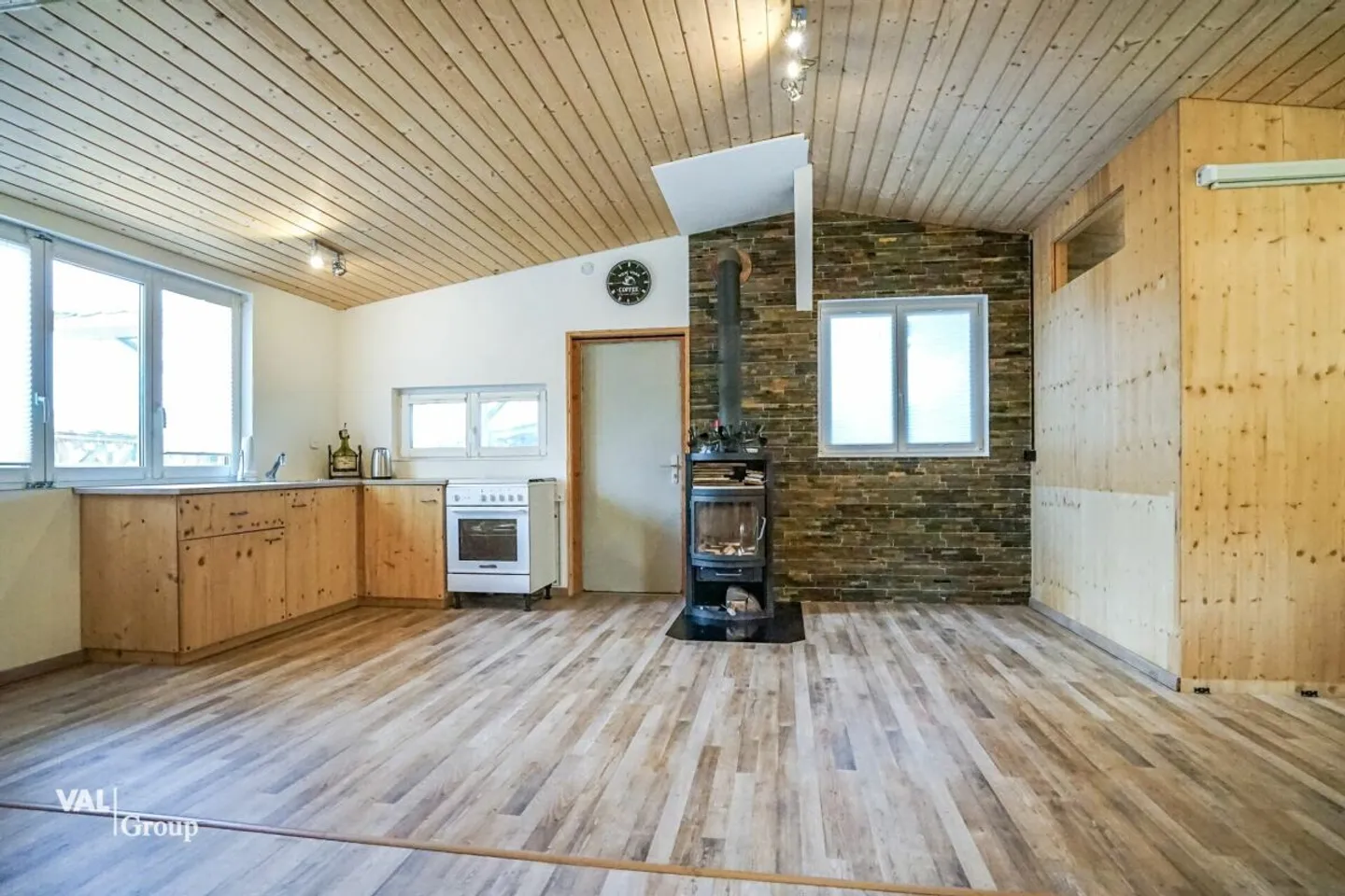 Chalet 'Wildberg' - Stylish Tiny House with Large Terrace in the Zurich Oberland - Photo 4 of 10