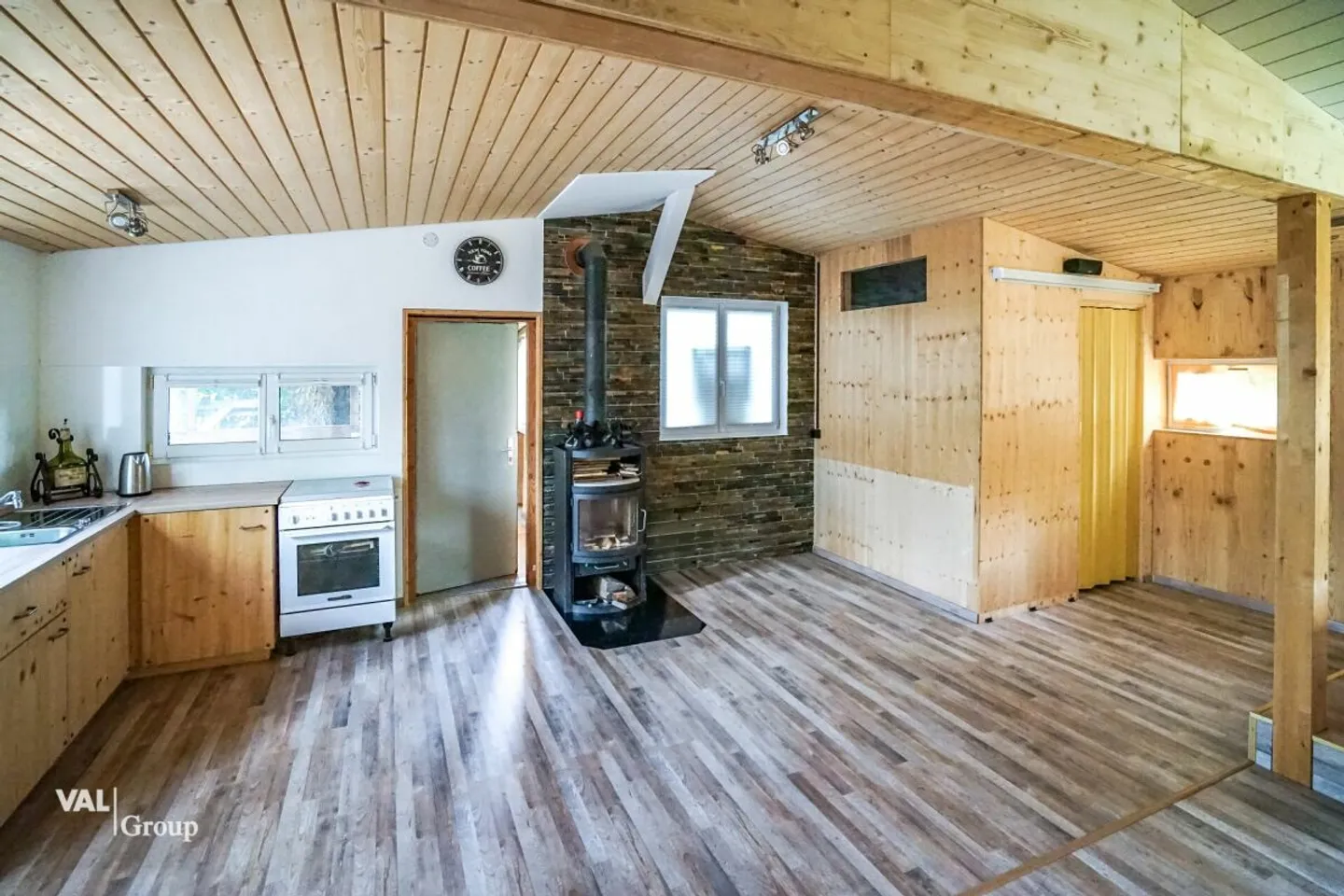 Chalet 'Wildberg' - Stylish Tiny House with Large Terrace in the Zurich Oberland - Photo 5 of 10