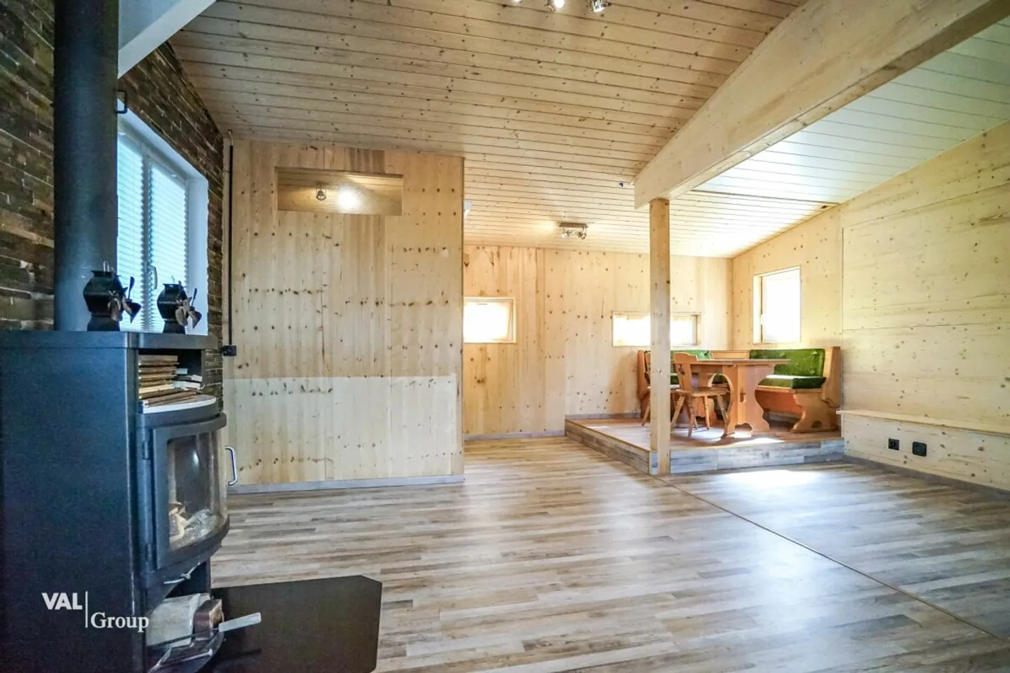 Chalet 'Wildberg' - Stylish Tiny House with Large Terrace in the Zurich Oberland - Photo 2 of 10