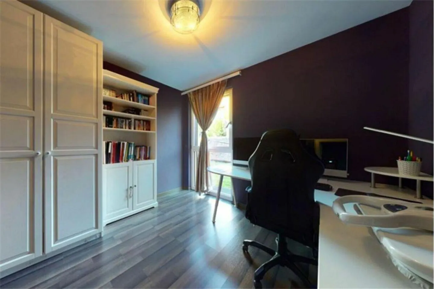 Appartement de jardin 4,5 pièces au style élégant avec place de garage et place de stationnement extérieure - Photo 12 sur 12