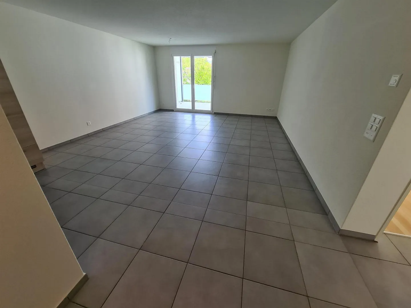 Appartement spacieux et moderne de 2,5 pièces à Boningen SO - Photo 3 sur 7