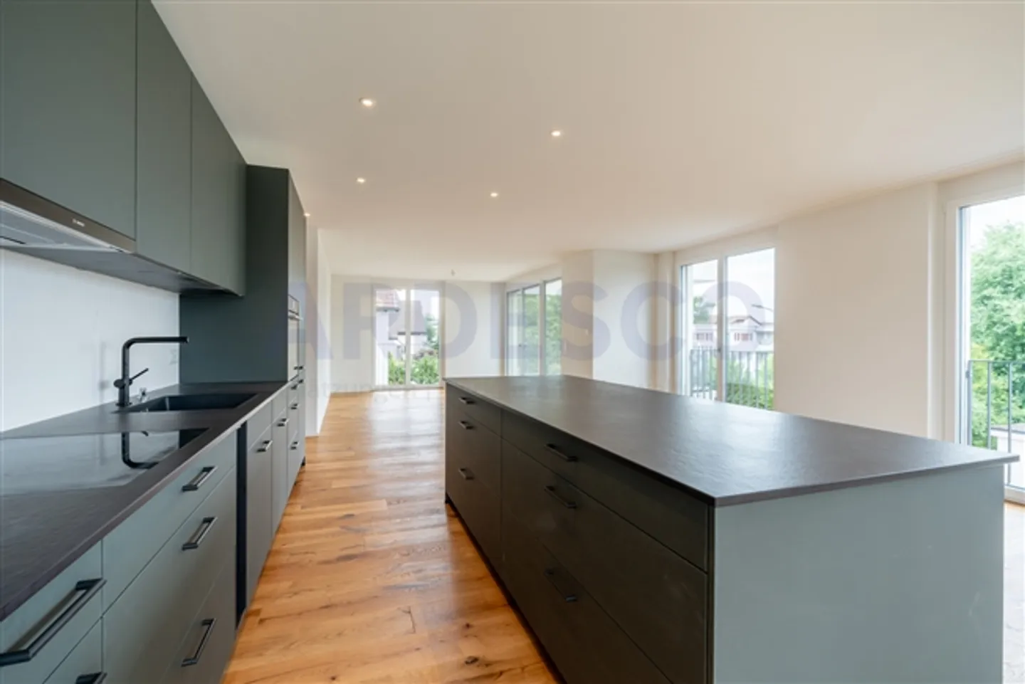 Moderne. Ouverte. Accueillante. - Photo 2 sur 11