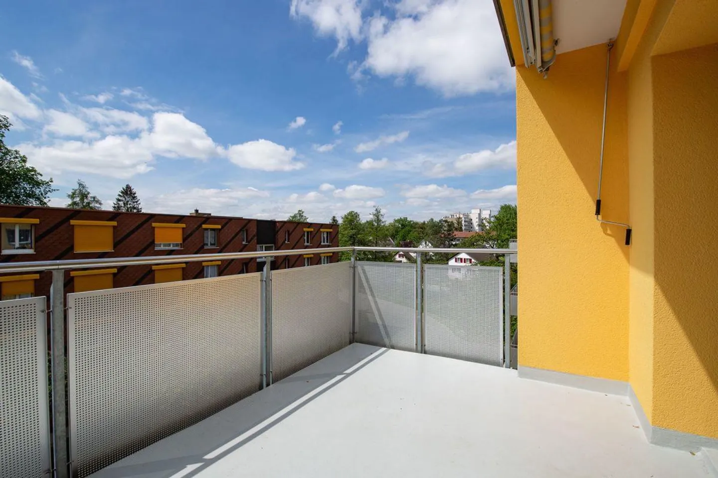 Connexion parfaite - Appartement moderne directement à la gare de Schwerzenbach - Photo 5 sur 7