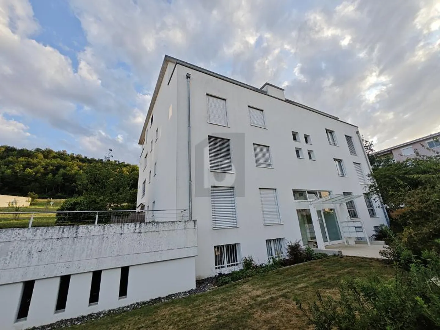 MODERNE AVEC UN RENDEMENT INTÉRESSANT - Photo 1 sur 2