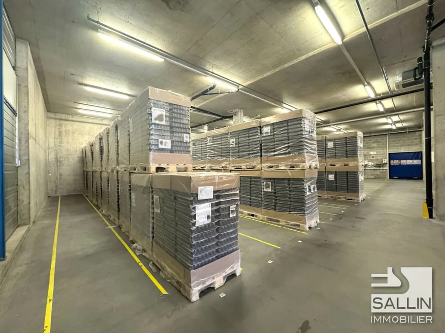 Warehouse/Hall of approx. 763 m², loading dock with loading ramp - Photo 7 of 11