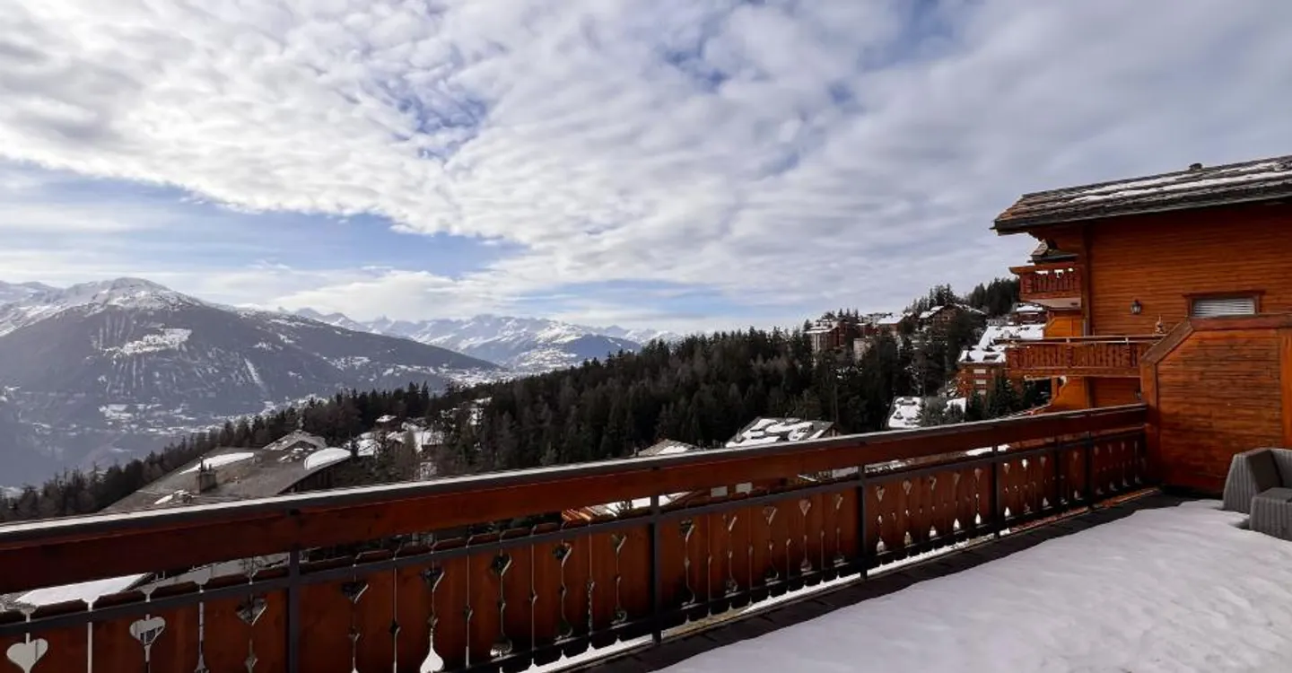 Elegant Apartment in Crans-Montana - Photo 10 of 11