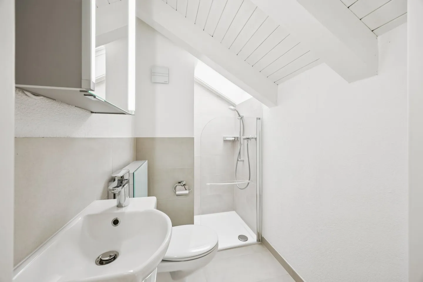 Modern 5-room maisonette apartment with city view in Dietikon - Photo 21 of 24