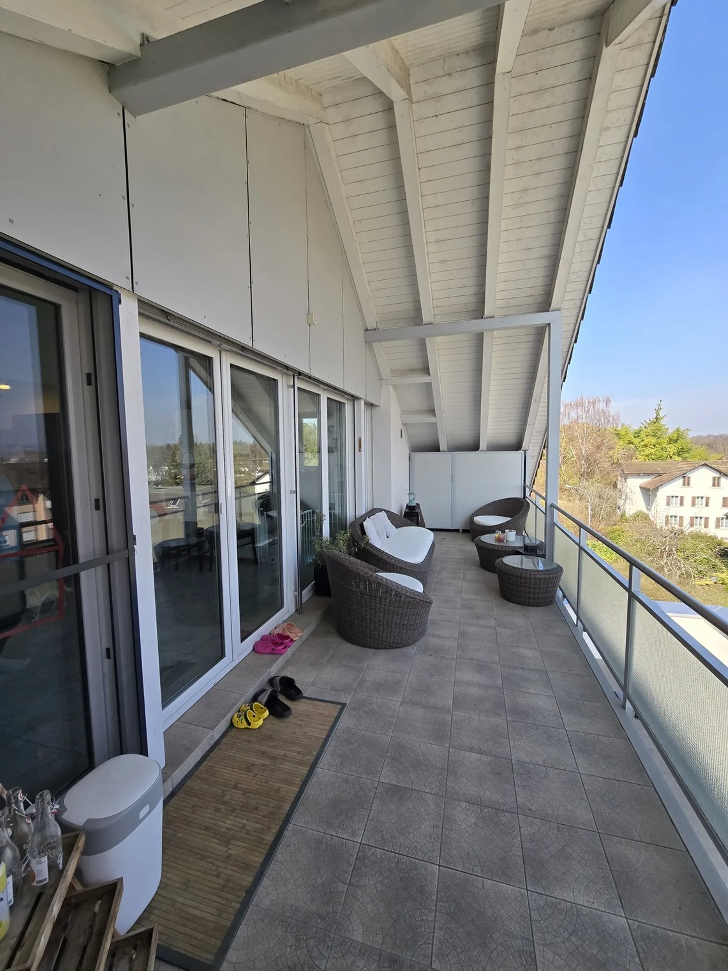 Charming Apartment with Balcony - Photo 5 of 5