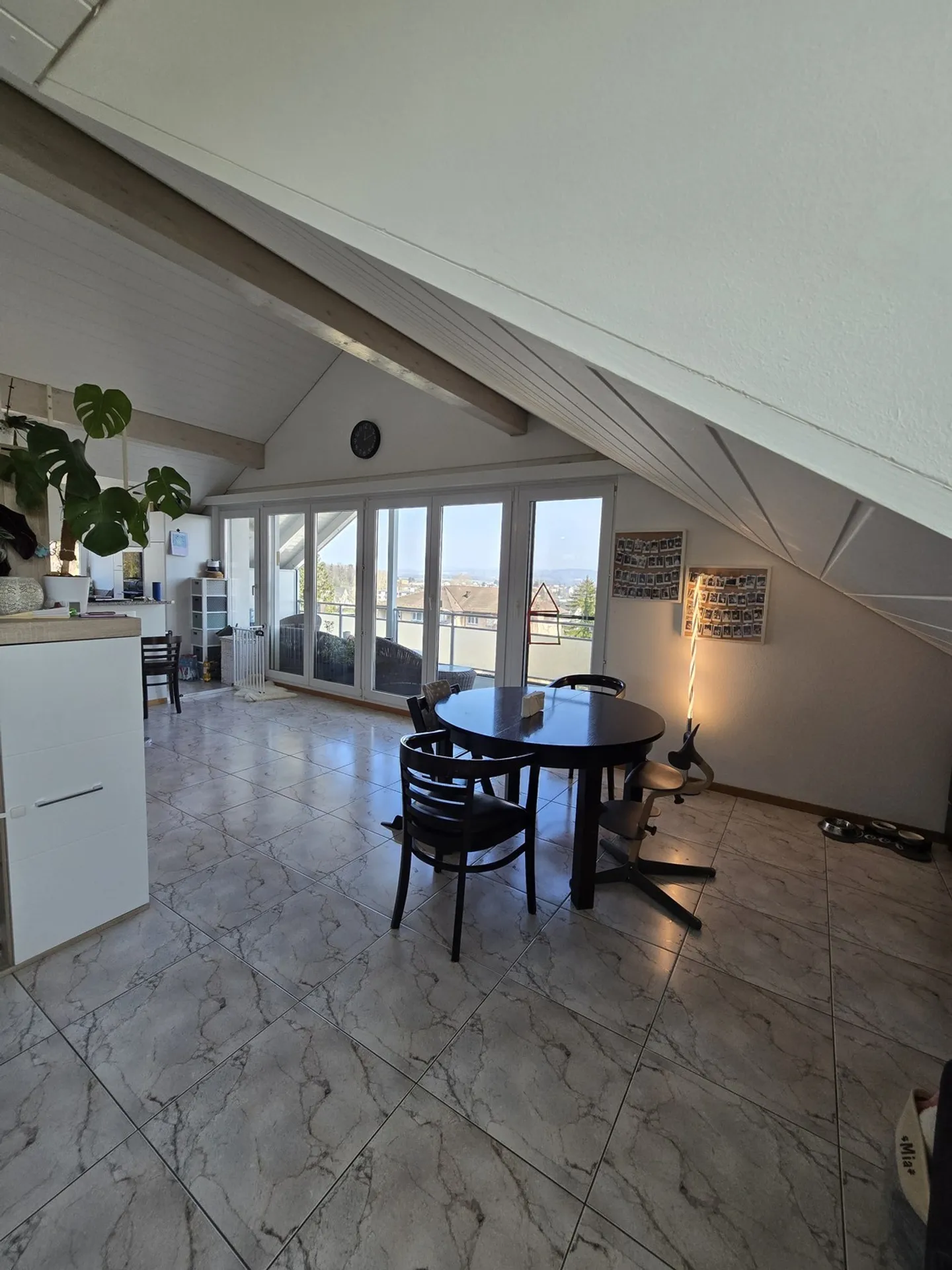 Charming Apartment with Balcony - Photo 3 of 5