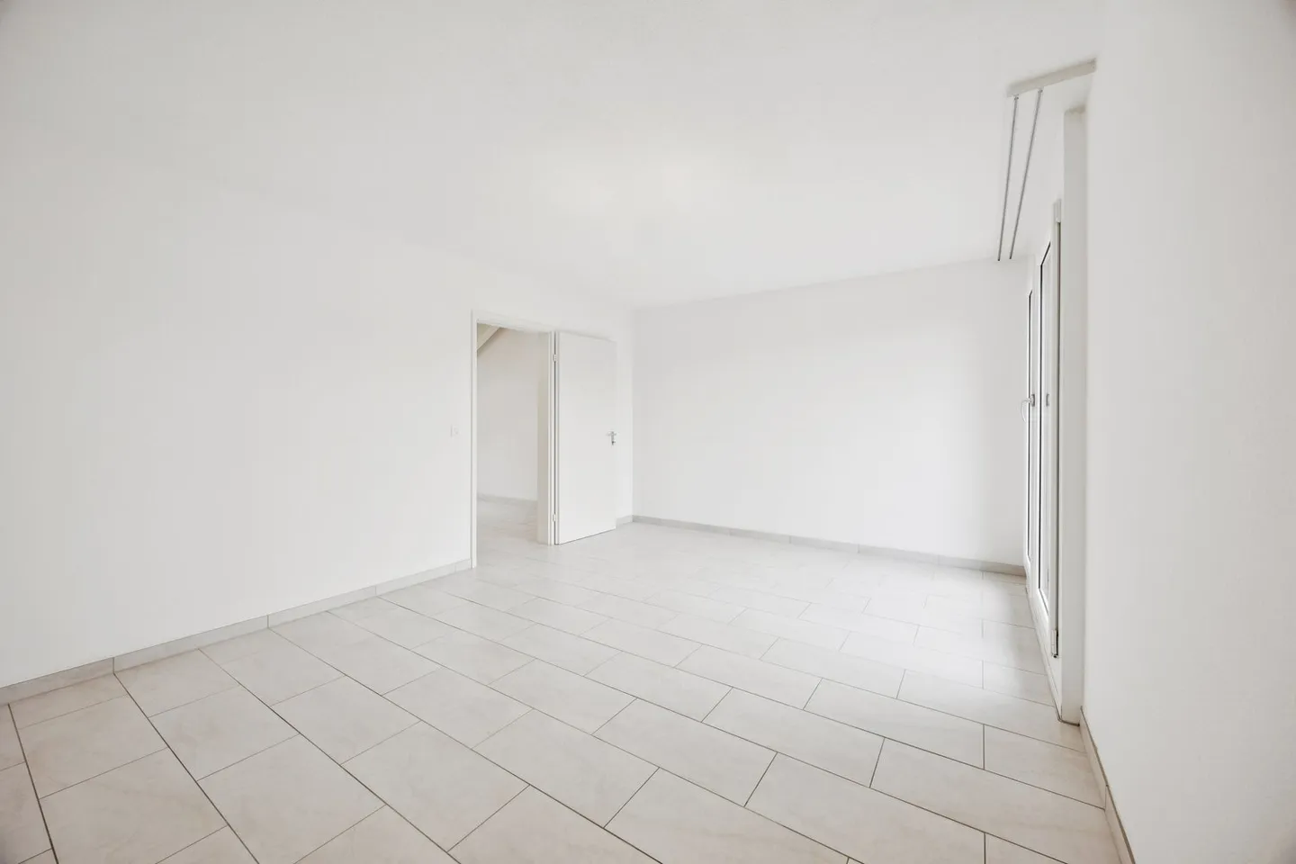 Modern 5-room maisonette apartment with city view in Dietikon - Photo 23 of 24