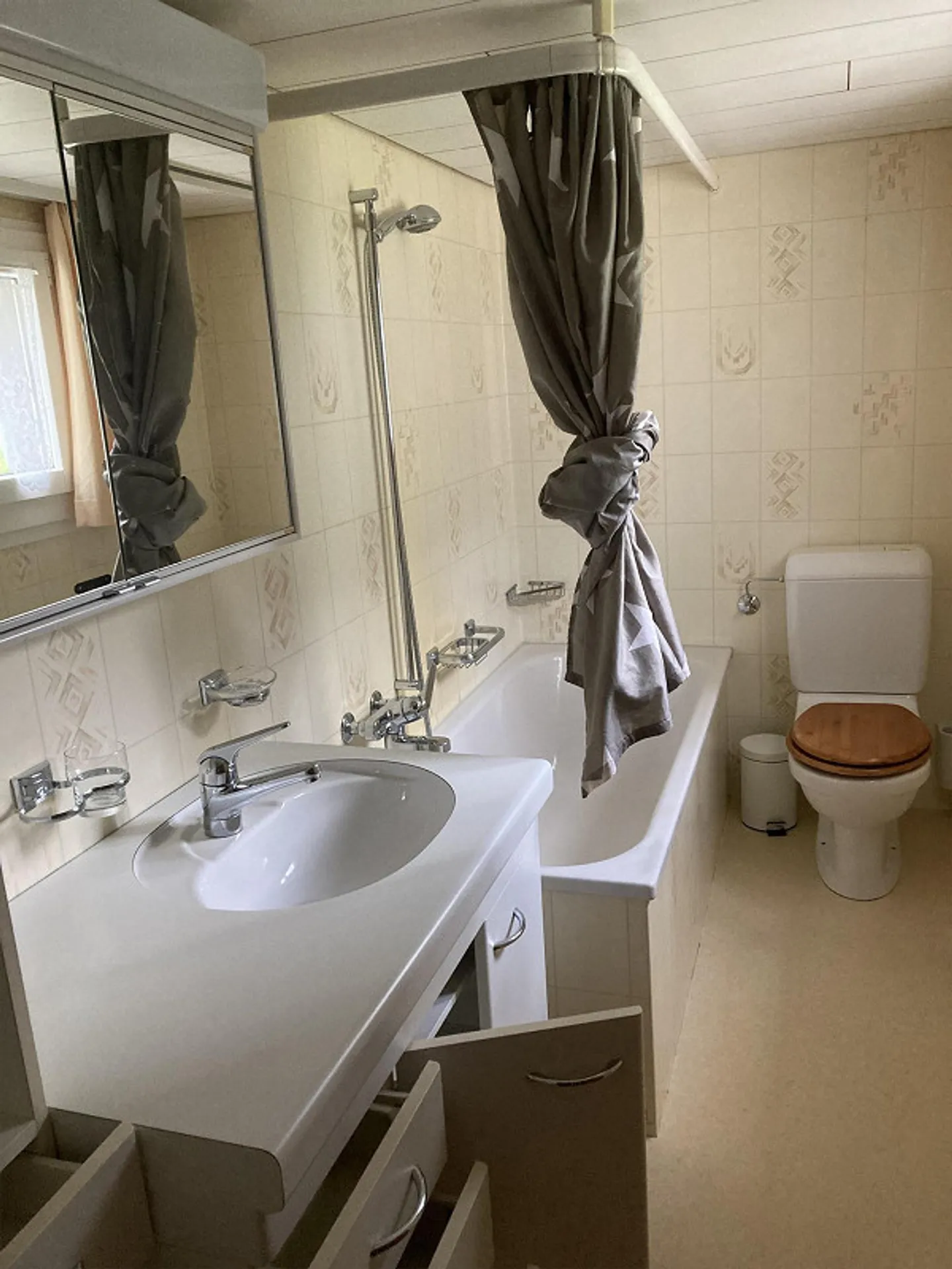 Charming two-family house with mountain view in Amsteg for sale - Photo 7 of 9