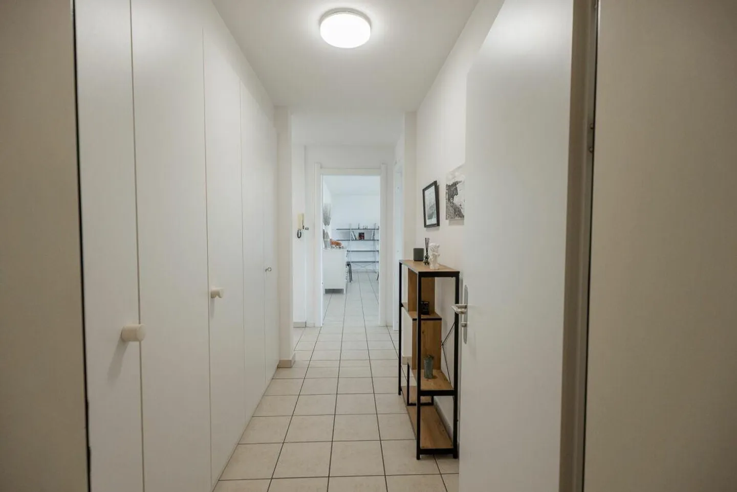 Vendiamo a Novazzano un grande appartamento di 5.5 locali per attività commerciali - Foto 4 di 15